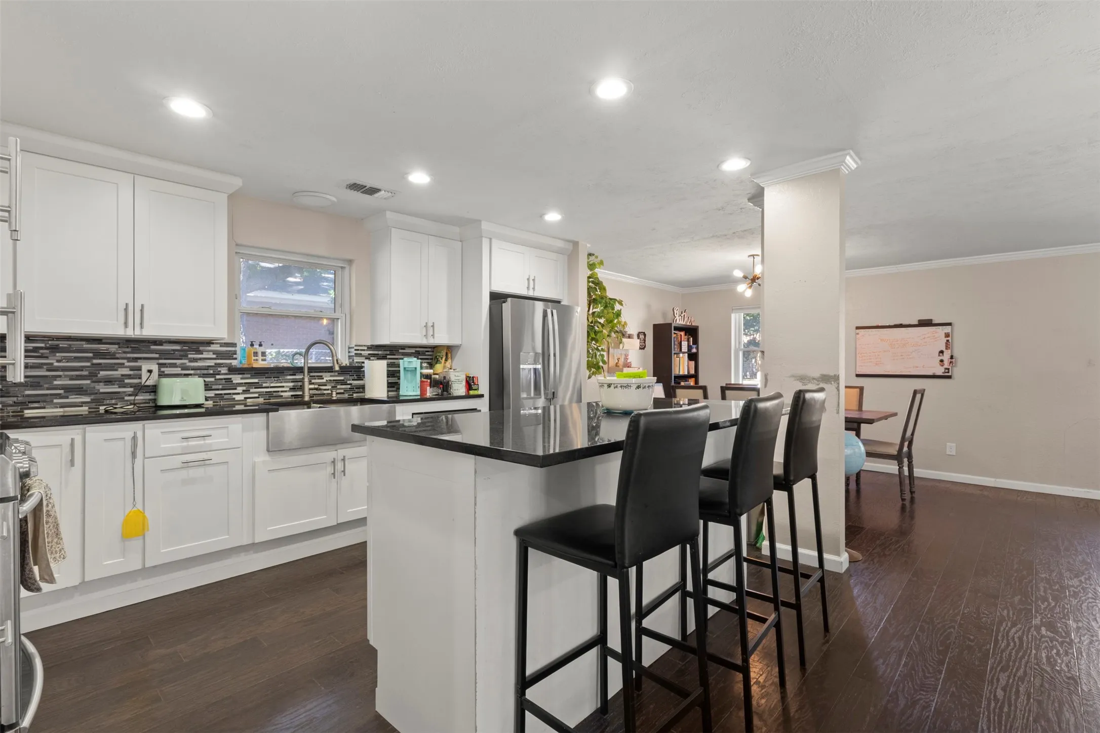 Single Family Residence For Sale in Collin County , 206 Watson Drive, Allen, Texas 75002, 5 Bedroom, 3 Bathroom, 2 Garage spaces, 2,649 Sqft, built in 1962, mls#21419729, Real Estate Agent in Allen, Homes For Sale in Collin county, Homes For Sale in Allen, Realtor in Allen Texas, Real Estate Brokerage Independent Realty Texas, Luminita Cordes Realtor