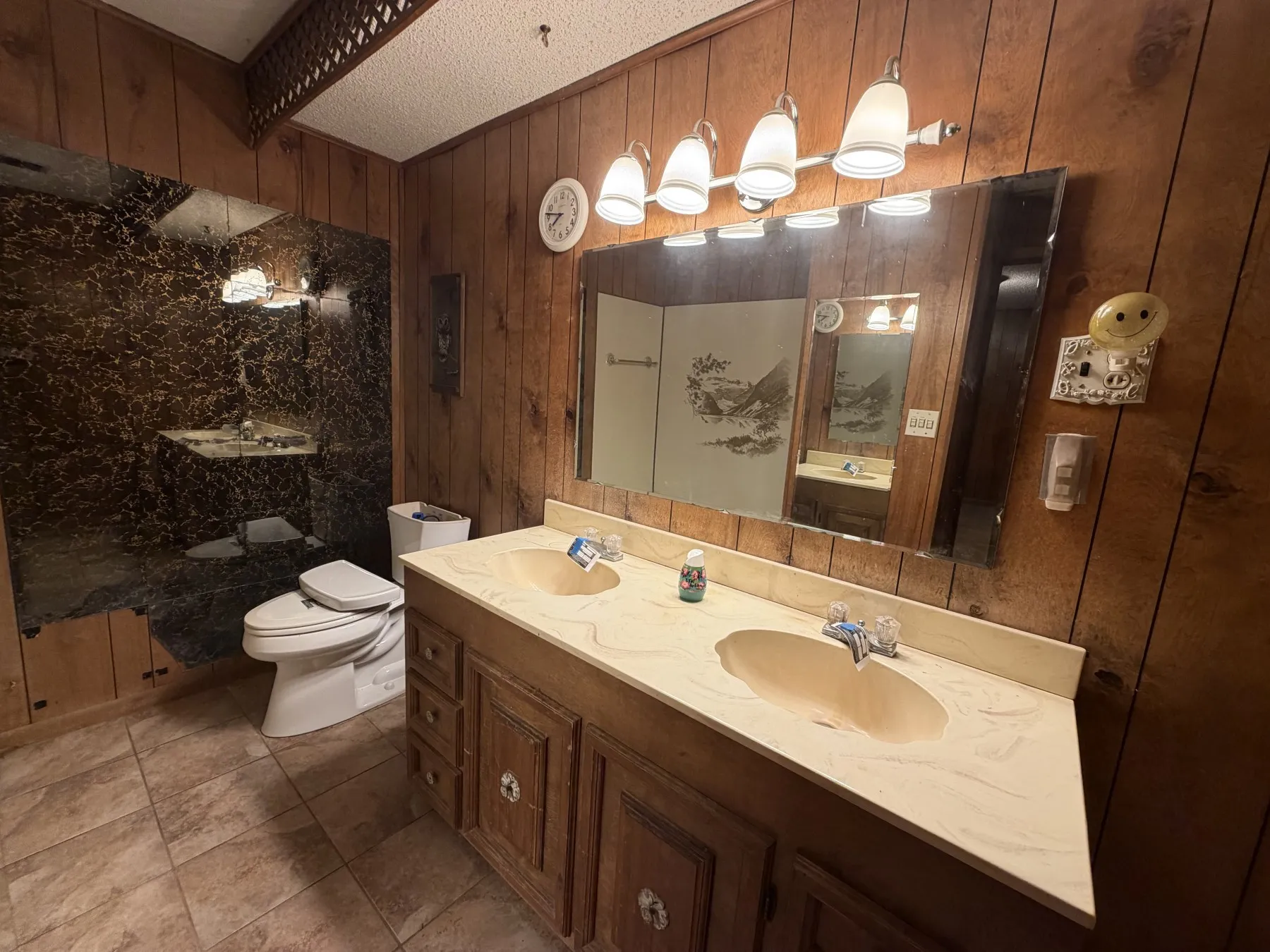 Single Family Residence For Sale in Brown County , 2501 Belmeade Street, Brownwood, Texas 76801, 3 Bedroom, 2 Bathroom, 2 Garage spaces, 1,784 Sqft, built in 1900, mls#21419961, Real Estate Agent in Brownwood, Homes For Sale in Brown county, Homes For Sale in Brownwood, Realtor in Brownwood Texas, Real Estate Brokerage Independent Realty Texas, Luminita Cordes Realtor