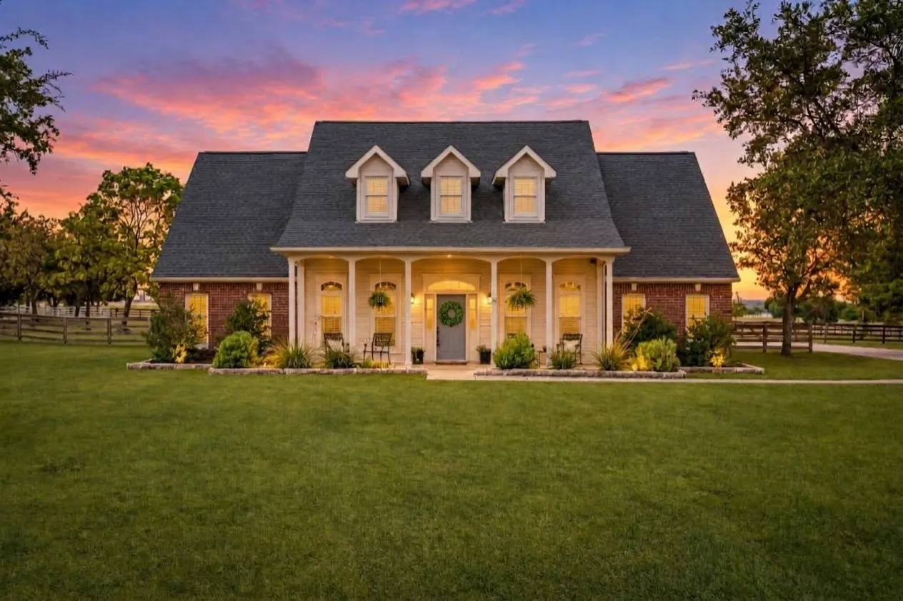 Single Family Residence For Sale in Collin County , 15 Brookhollow Circle, Melissa, Texas 75454, 5 Bedroom, 4 Bathroom, 2 Garage spaces, 3,439 Sqft, built in 1996, mls#21419932, Real Estate Agent in Melissa, Homes For Sale in Collin county, Homes For Sale in Melissa, Realtor in Melissa Texas, Real Estate Brokerage Independent Realty Texas, Luminita Cordes Realtor