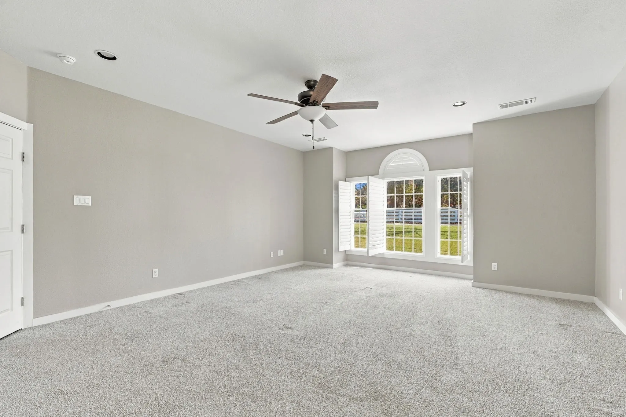 Single Family Residence For Sale in Collin County , 15 Brookhollow Circle, Melissa, Texas 75454, 5 Bedroom, 4 Bathroom, 2 Garage spaces, 3,439 Sqft, built in 1996, mls#21419932, Real Estate Agent in Melissa, Homes For Sale in Collin county, Homes For Sale in Melissa, Realtor in Melissa Texas, Real Estate Brokerage Independent Realty Texas, Luminita Cordes Realtor