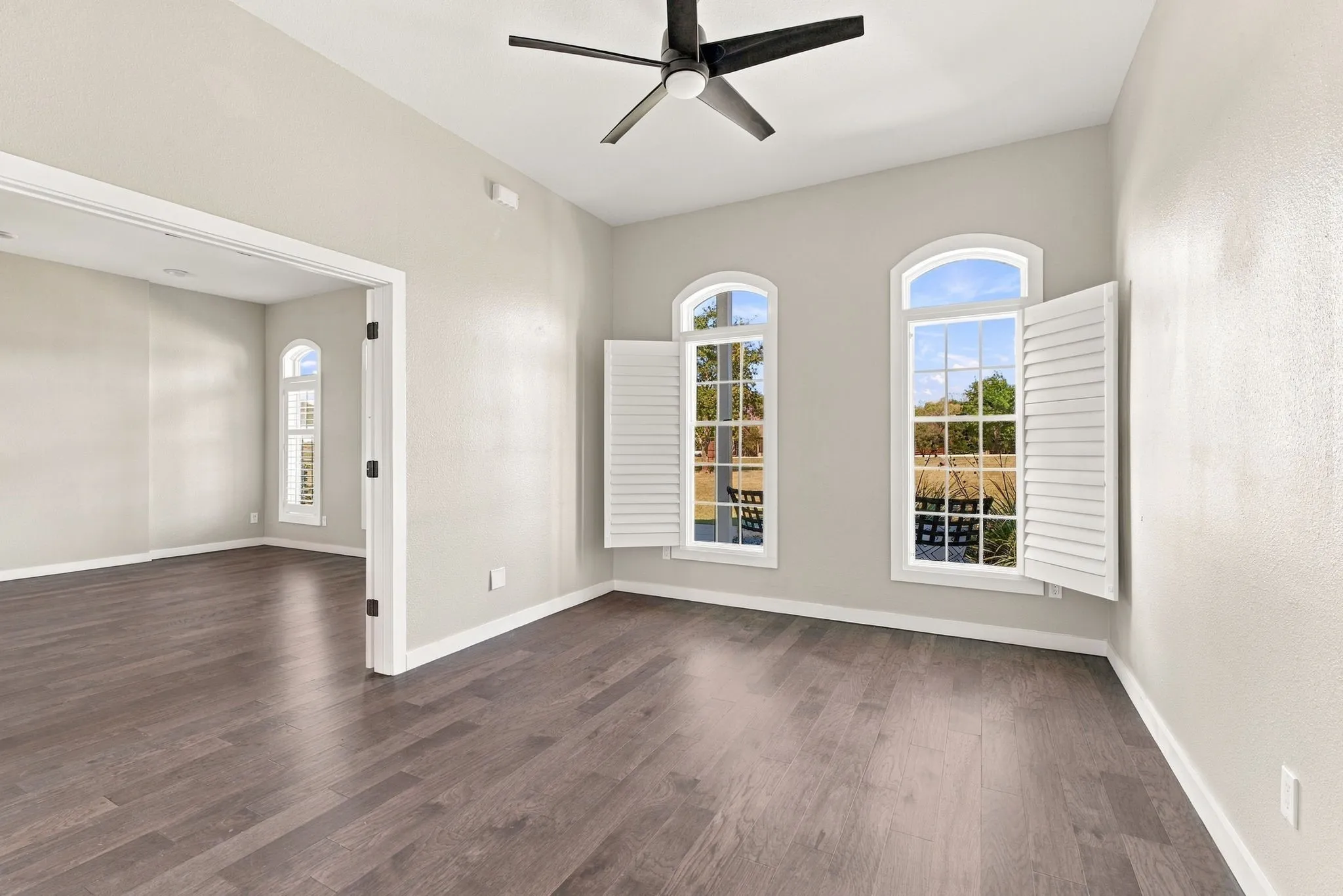 Single Family Residence For Sale in Collin County , 15 Brookhollow Circle, Melissa, Texas 75454, 5 Bedroom, 4 Bathroom, 2 Garage spaces, 3,439 Sqft, built in 1996, mls#21419932, Real Estate Agent in Melissa, Homes For Sale in Collin county, Homes For Sale in Melissa, Realtor in Melissa Texas, Real Estate Brokerage Independent Realty Texas, Luminita Cordes Realtor