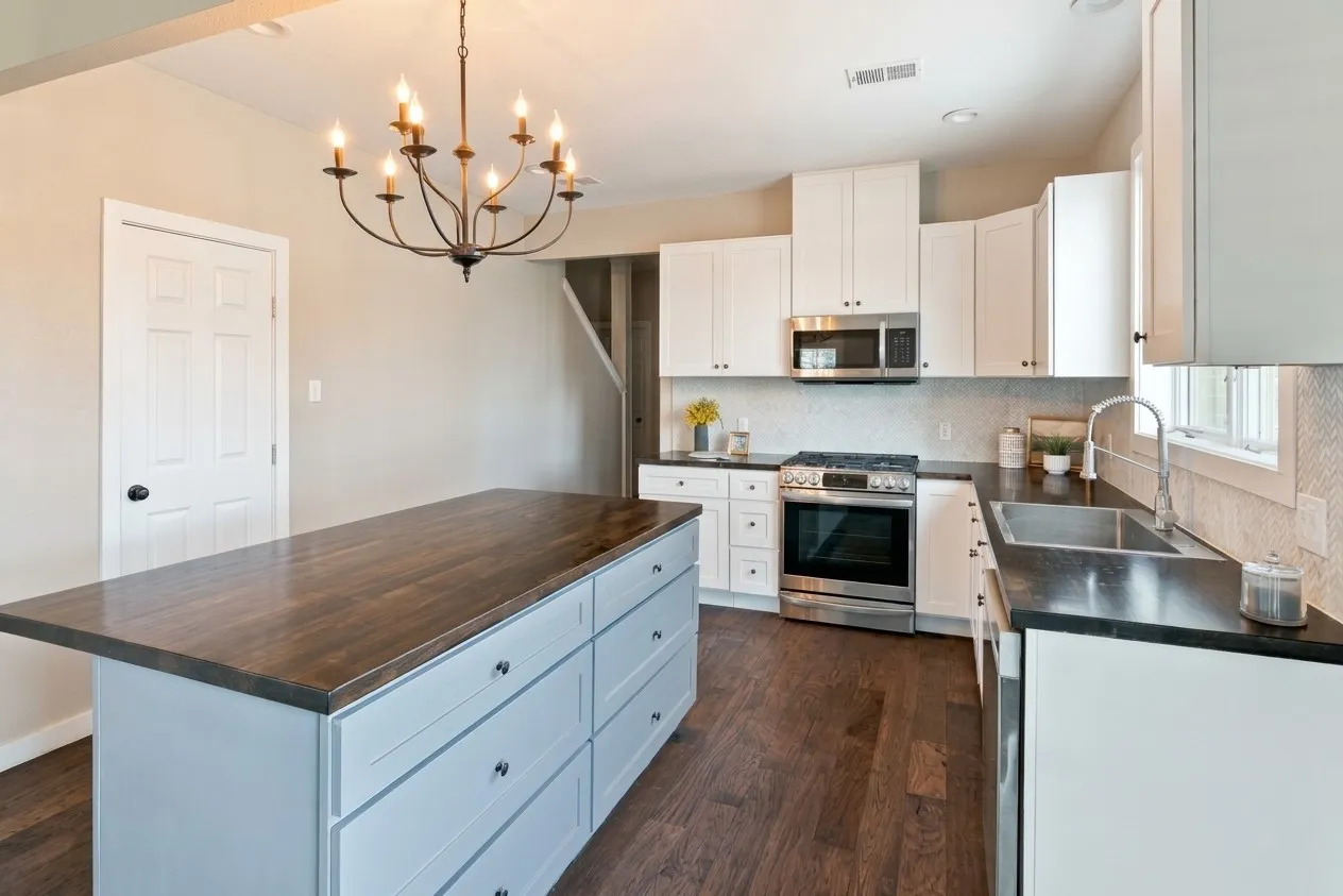 Single Family Residence For Sale in Collin County , 15 Brookhollow Circle, Melissa, Texas 75454, 5 Bedroom, 4 Bathroom, 2 Garage spaces, 3,439 Sqft, built in 1996, mls#21419932, Real Estate Agent in Melissa, Homes For Sale in Collin county, Homes For Sale in Melissa, Realtor in Melissa Texas, Real Estate Brokerage Independent Realty Texas, Luminita Cordes Realtor