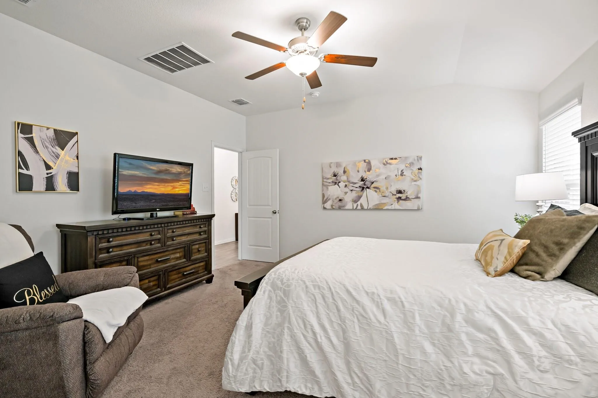 Single Family Residence For Rent in Denton County , 4533 Conrad Avenue, Celina, Texas 76227, 4 Bedroom, 2 Bathroom, 2 Garage spaces, 2,018 Sqft, built in 2019, mls#21418818, Real Estate Agent in Celina, Homes For Rent in Denton county, Homes For Rent in Celina, Realtor in Celina Texas, Real Estate Brokerage Independent Realty Texas, Luminita Cordes Realtor