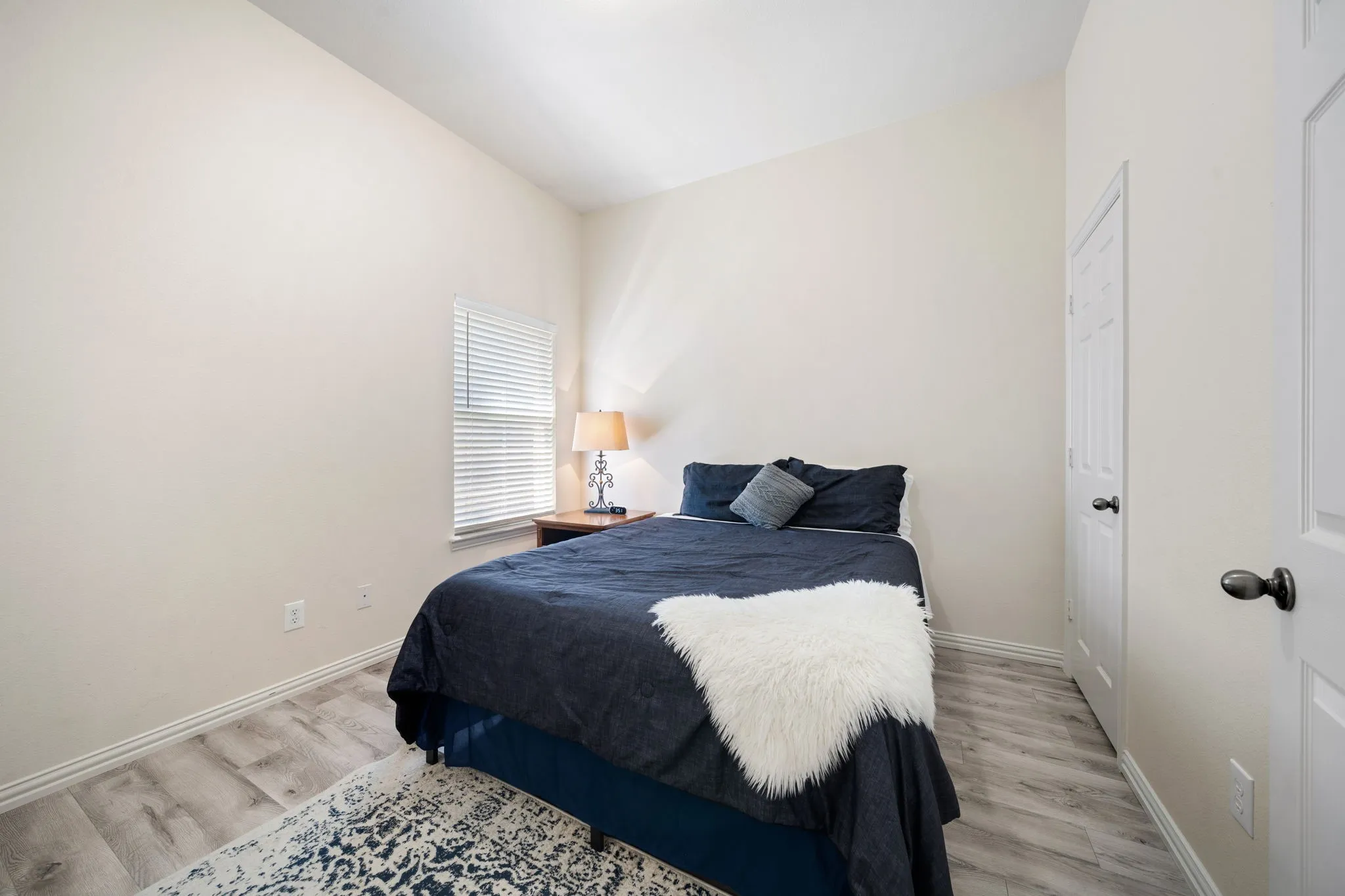 Single Family Residence For Rent in Denton County , 2653 Whispering Trl Unit 8, Little Elm, Texas 75068, 4 Bedroom, 3 Bathroom, 2 Garage spaces, 2,293 Sqft, built in 2004, mls#21416660, Real Estate Agent in Little Elm, Homes For Rent in Denton county, Homes For Rent in Little Elm, Realtor in Little Elm Texas, Real Estate Brokerage Independent Realty Texas, Luminita Cordes Realtor