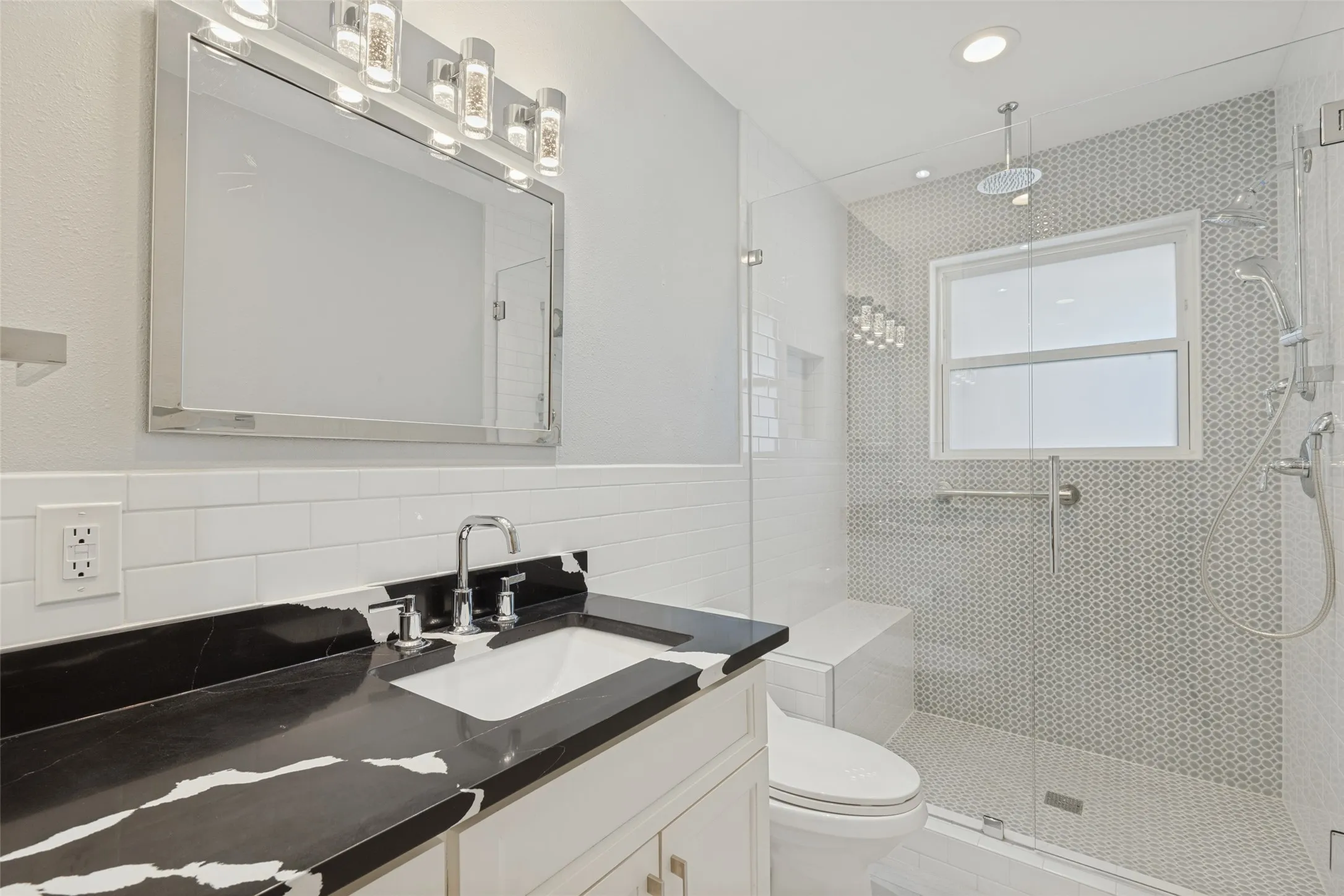 Single Family Residence For Sale in Dallas County , 541 Woolsey Drive, Dallas, Texas 75224, 4 Bedroom, 3 Bathroom, 1 Garage spaces, 2,686 Sqft, built in 1953, mls#21419753, Real Estate Agent in Dallas, Homes For Sale in Dallas county, Homes For Sale in Dallas, Realtor in Dallas Texas, Real Estate Brokerage Independent Realty Texas, Luminita Cordes Realtor
