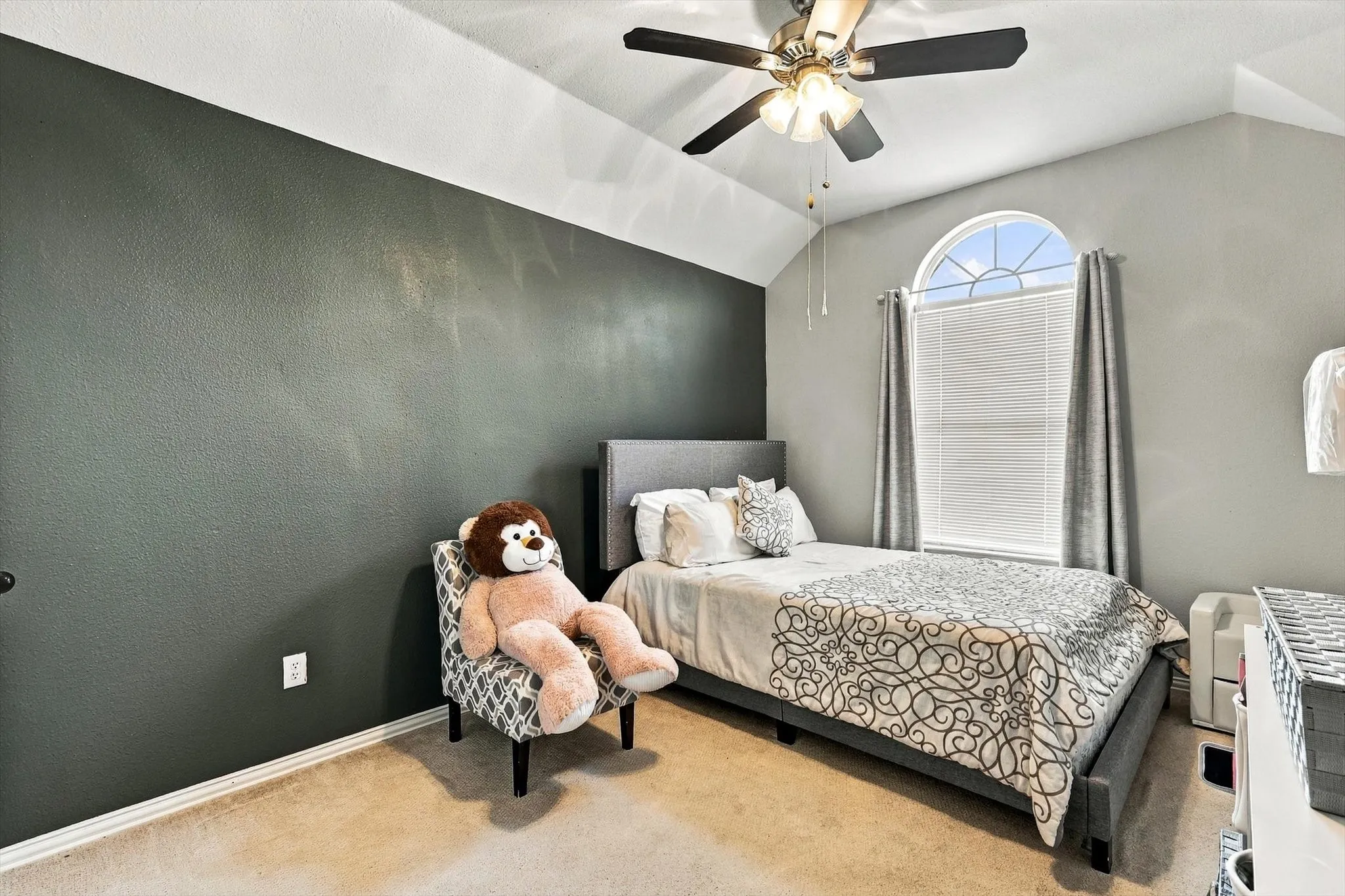 Single Family Residence For Sale in Denton County , 1706 Sunflower Drive, Corinth, Texas 76210, 4 Bedroom, 3 Bathroom, 2 Garage spaces, 2,659 Sqft, built in 2000, mls#21420032, Real Estate Agent in Corinth, Homes For Sale in Denton county, Homes For Sale in Corinth, Realtor in Corinth Texas, Real Estate Brokerage Independent Realty Texas, Luminita Cordes Realtor