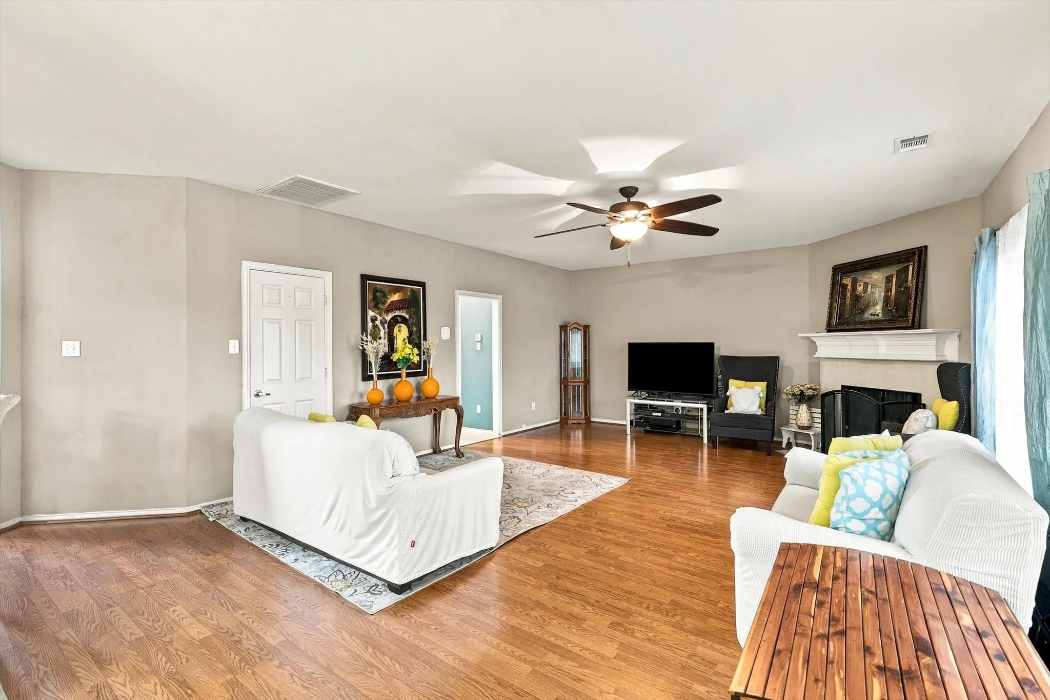 Single Family Residence For Sale in Denton County , 1706 Sunflower Drive, Corinth, Texas 76210, 4 Bedroom, 3 Bathroom, 2 Garage spaces, 2,659 Sqft, built in 2000, mls#21420032, Real Estate Agent in Corinth, Homes For Sale in Denton county, Homes For Sale in Corinth, Realtor in Corinth Texas, Real Estate Brokerage Independent Realty Texas, Luminita Cordes Realtor
