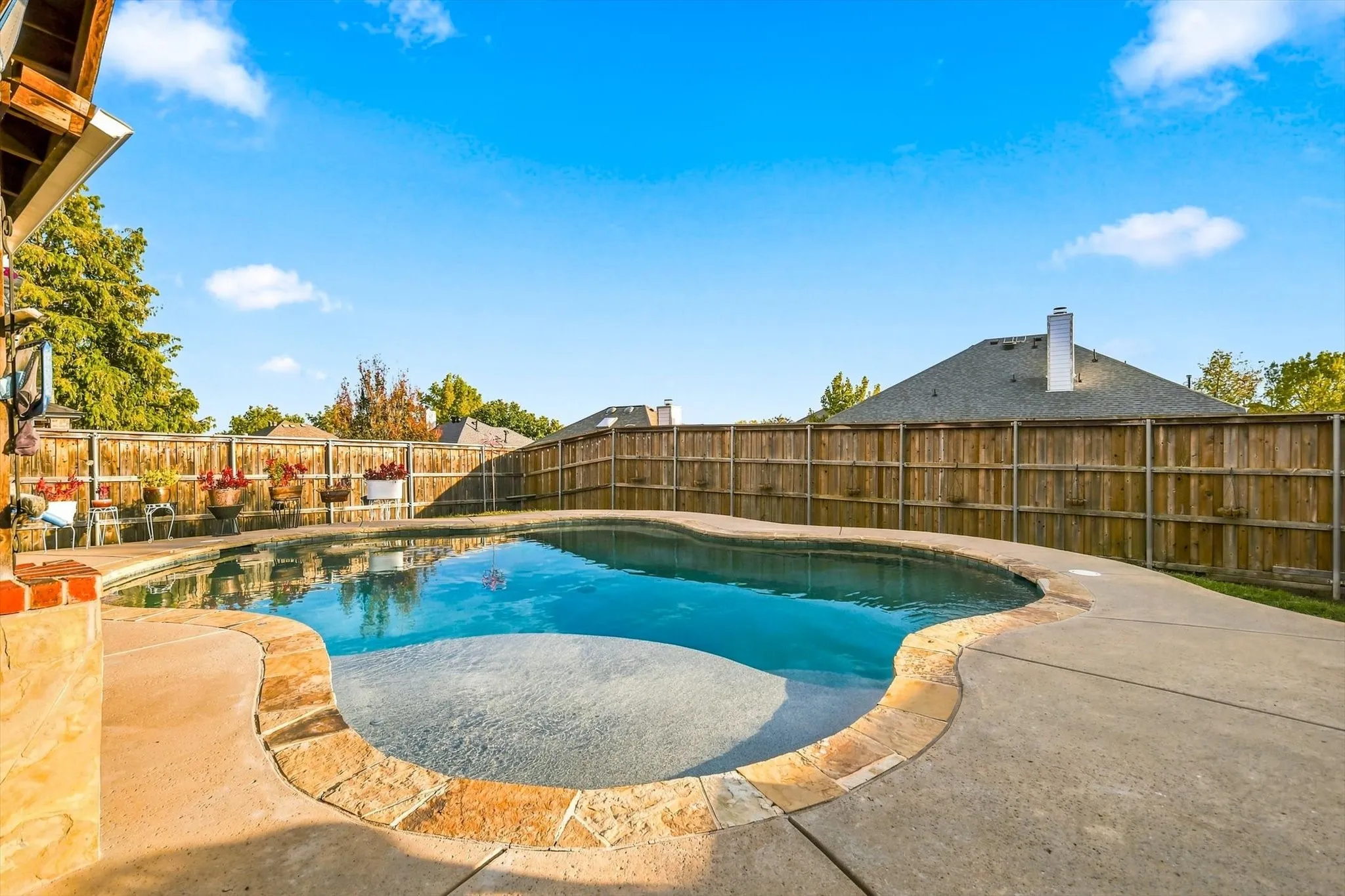 Single Family Residence For Sale in Denton County , 1706 Sunflower Drive, Corinth, Texas 76210, 4 Bedroom, 3 Bathroom, 2 Garage spaces, 2,659 Sqft, built in 2000, mls#21420032, Real Estate Agent in Corinth, Homes For Sale in Denton county, Homes For Sale in Corinth, Realtor in Corinth Texas, Real Estate Brokerage Independent Realty Texas, Luminita Cordes Realtor