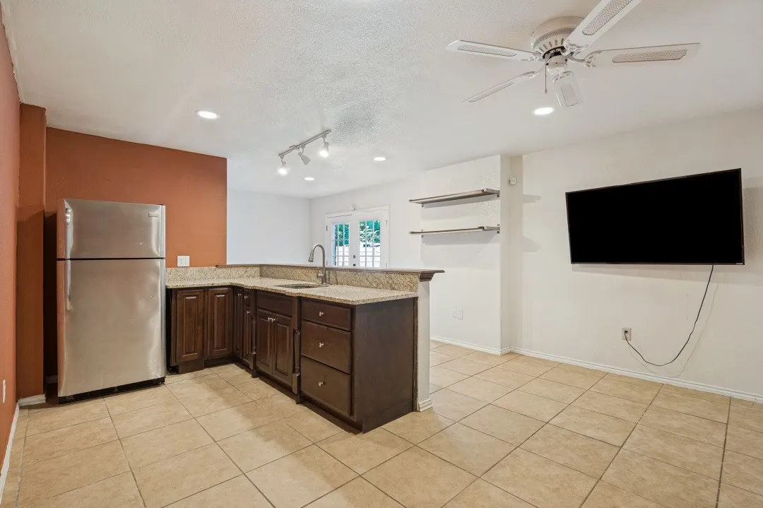 Single Family Residence For Rent in Dallas County , 553 Ten Mile Drive, De Soto, Texas 75115, 5 Bedroom, 4 Bathroom, 2 Garage spaces, 2,419 Sqft, built in 1986, mls#21420059, Real Estate Agent in De Soto, Homes For Rent in Dallas county, Homes For Rent in De Soto, Realtor in De Soto Texas, Real Estate Brokerage Independent Realty Texas, Luminita Cordes Realtor
