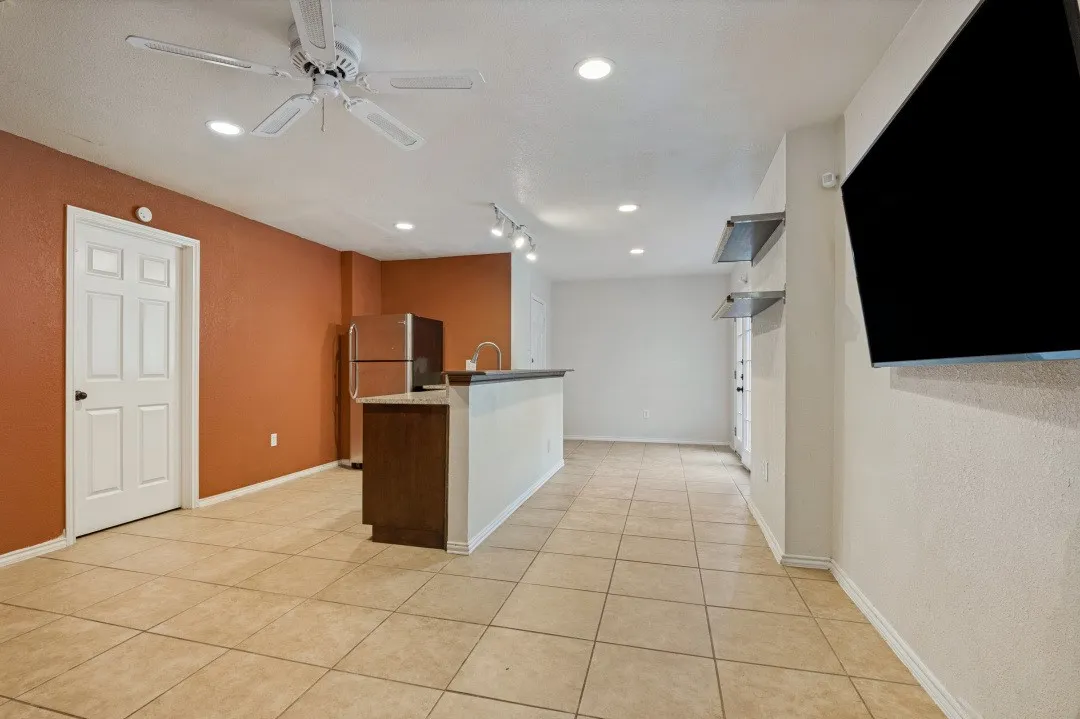 Single Family Residence For Rent in Dallas County , 553 Ten Mile Drive, De Soto, Texas 75115, 5 Bedroom, 4 Bathroom, 2 Garage spaces, 2,419 Sqft, built in 1986, mls#21420059, Real Estate Agent in De Soto, Homes For Rent in Dallas county, Homes For Rent in De Soto, Realtor in De Soto Texas, Real Estate Brokerage Independent Realty Texas, Luminita Cordes Realtor