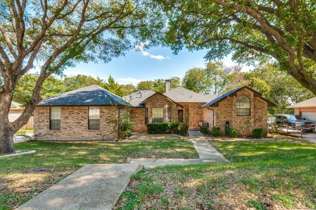 Single Family Residence For Rent in Dallas County , 553 Ten Mile Drive, De Soto, Texas 75115, 5 Bedroom, 4 Bathroom, 2 Garage spaces, 2,419 Sqft, built in 1986, mls#21420059, Real Estate Agent in De Soto, Homes For Rent in Dallas county, Homes For Rent in De Soto, Realtor in De Soto Texas, Real Estate Brokerage Independent Realty Texas, Luminita Cordes Realtor