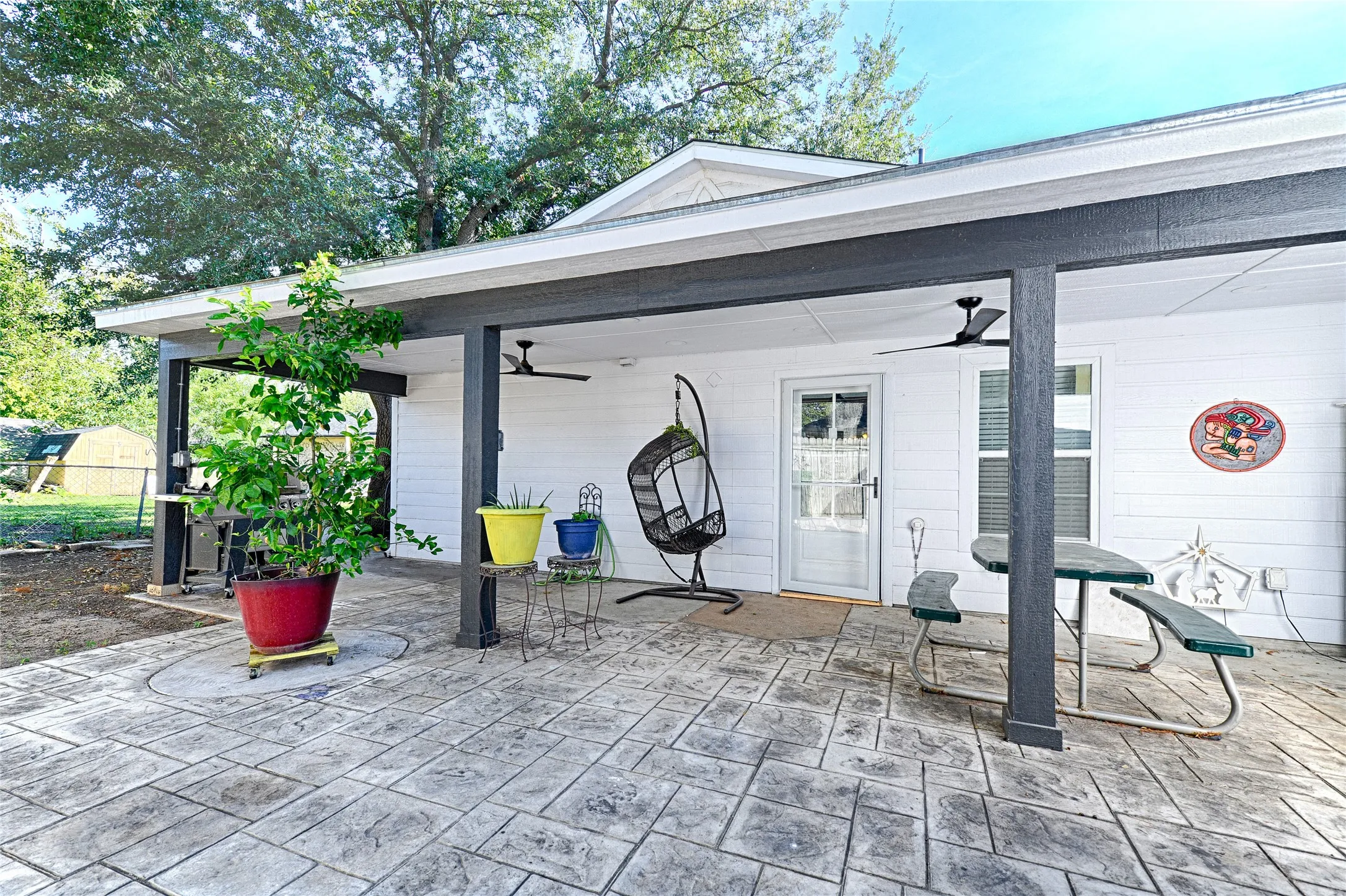 Single Family Residence For Sale in Tarrant County , 405 Vicki Street, Keller, Texas 76248, 4 Bedroom, 3 Bathroom, Garage spaces, 2,160 Sqft, built in 1972, mls#21419939, Real Estate Agent in Keller, Homes For Sale in Tarrant county, Homes For Sale in Keller, Realtor in Keller Texas, Real Estate Brokerage Independent Realty Texas, Luminita Cordes Realtor