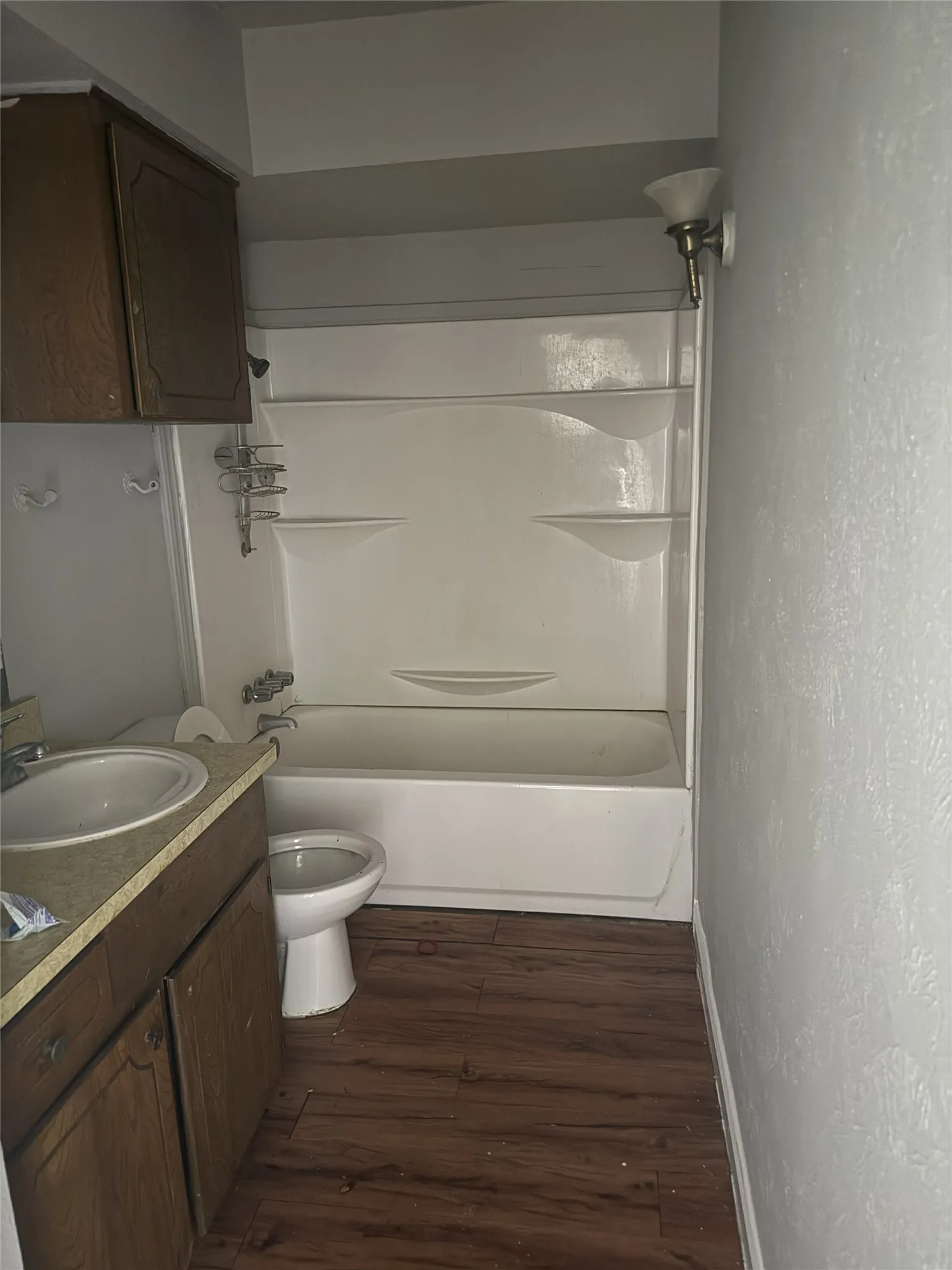 Duplex For Rent in Dallas County , 809 E 6th Street, Irving, Texas 75060, 3 Bedroom, 2 Bathroom, Garage spaces, 1,200 Sqft, built in 1976, mls#21420070, Real Estate Agent in Irving, Homes For Rent in Dallas county, Homes For Rent in Irving, Realtor in Irving Texas, Real Estate Brokerage Independent Realty Texas, Luminita Cordes Realtor