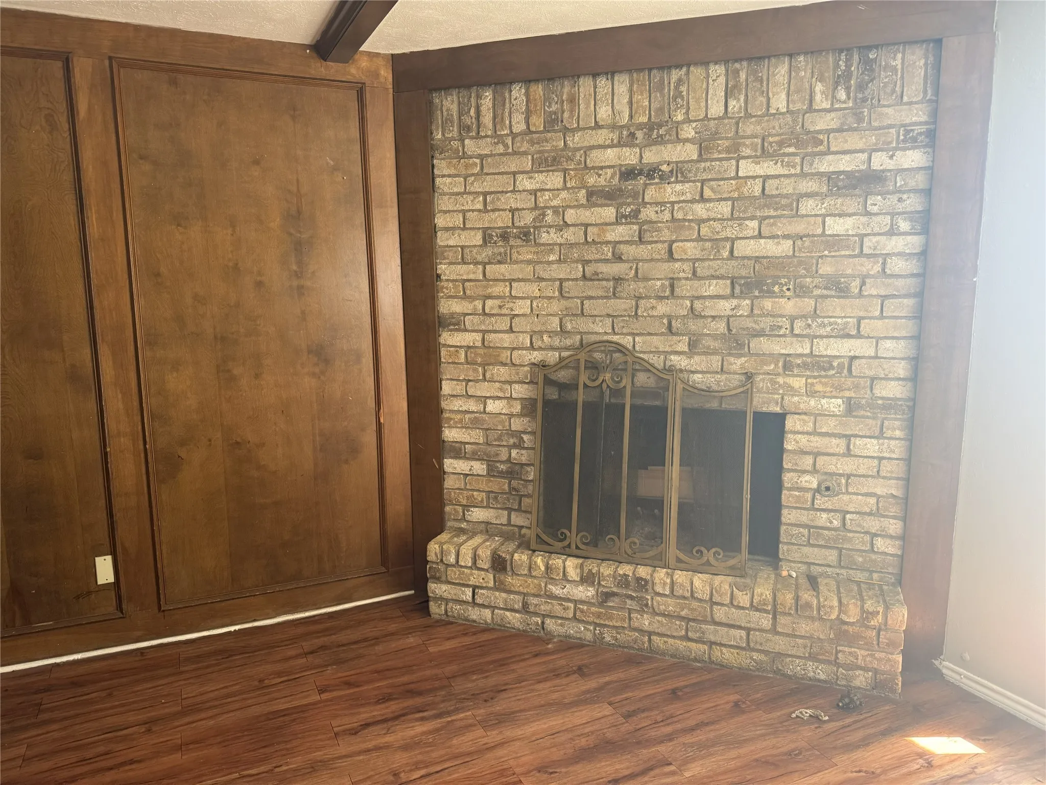 Duplex For Rent in Dallas County , 809 E 6th Street, Irving, Texas 75060, 3 Bedroom, 2 Bathroom, Garage spaces, 1,200 Sqft, built in 1976, mls#21420070, Real Estate Agent in Irving, Homes For Rent in Dallas county, Homes For Rent in Irving, Realtor in Irving Texas, Real Estate Brokerage Independent Realty Texas, Luminita Cordes Realtor