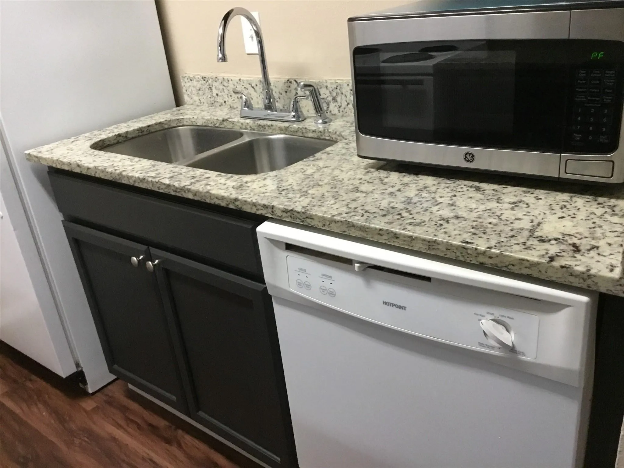 Condominium For Rent in Dallas County , 8110 Skillman Street 1051, Dallas, Texas 75231, 2 Bedroom, 1 Bathroom, Garage spaces, 723 Sqft, built in 1980, mls#21419417, Real Estate Agent in Dallas, Homes For Rent in Dallas county, Homes For Rent in Dallas, Realtor in Dallas Texas, Real Estate Brokerage Independent Realty Texas, Luminita Cordes Realtor