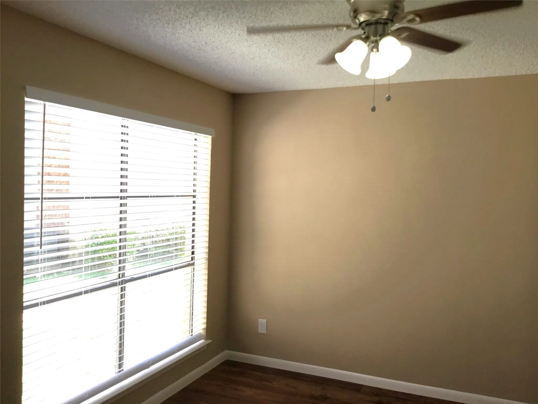 Condominium For Rent in Dallas County , 8110 Skillman Street 1051, Dallas, Texas 75231, 2 Bedroom, 1 Bathroom, Garage spaces, 723 Sqft, built in 1980, mls#21419417, Real Estate Agent in Dallas, Homes For Rent in Dallas county, Homes For Rent in Dallas, Realtor in Dallas Texas, Real Estate Brokerage Independent Realty Texas, Luminita Cordes Realtor
