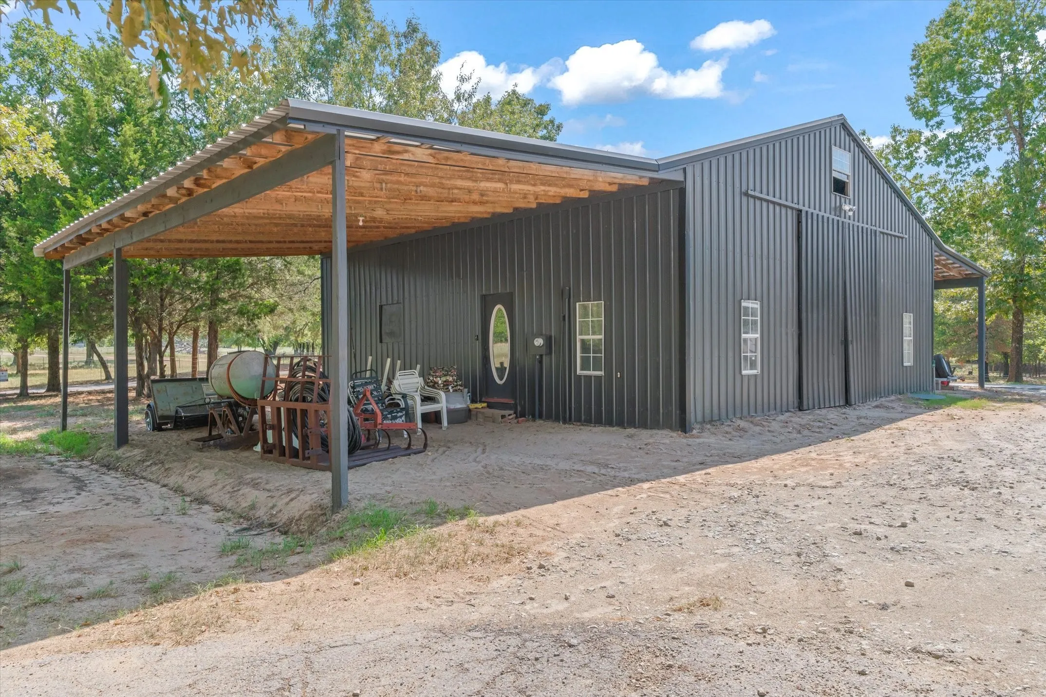 Farm For Sale in Van Zandt County , 1701 Vz County Road 3211, Wills Point, Texas 75169, 3 Bedroom, 3 Bathroom, Garage spaces, 1,855 Sqft, built in 1998, mls#21420074, Real Estate Agent in Wills Point, Homes For Sale in Van Zandt county, Homes For Sale in Wills Point, Realtor in Wills Point Texas, Real Estate Brokerage Independent Realty Texas, Luminita Cordes Realtor