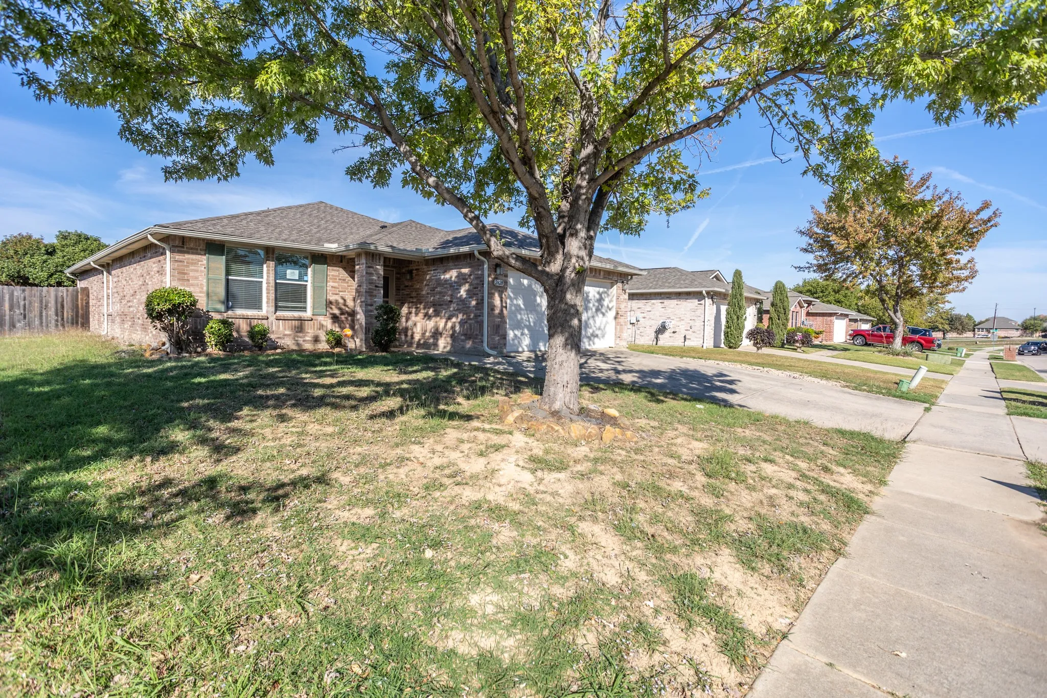 Single Family Residence For Sale in Denton County , 2628 Rockport Lane, Little Elm, Texas 75068, 3 Bedroom, 2 Bathroom, 2 Garage spaces, 1,868 Sqft, built in 2003, mls#21419522, Real Estate Agent in Little Elm, Homes For Sale in Denton county, Homes For Sale in Little Elm, Realtor in Little Elm Texas, Real Estate Brokerage Independent Realty Texas, Luminita Cordes Realtor