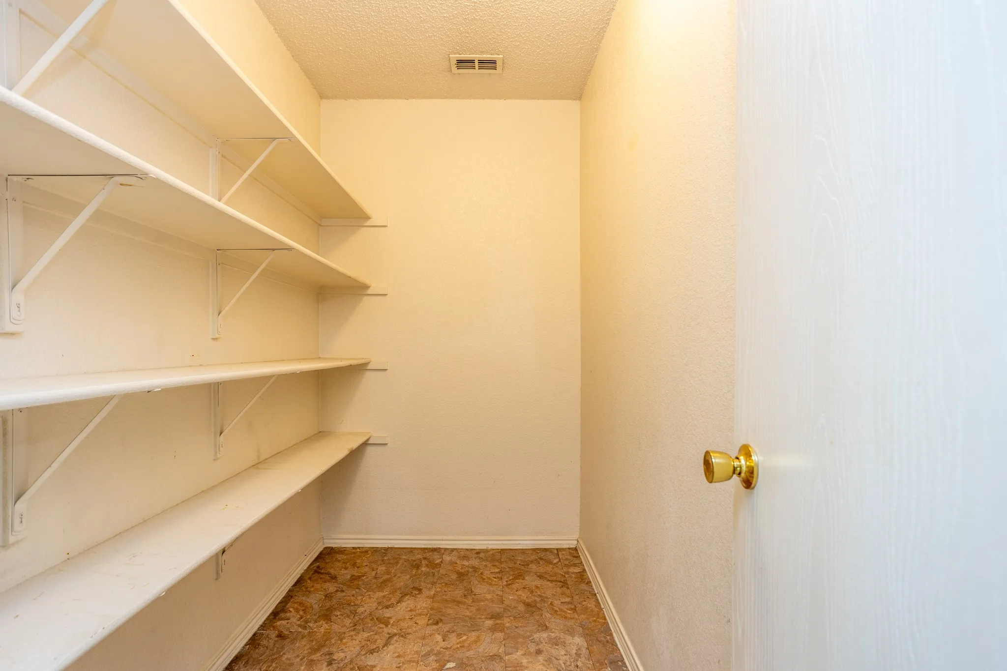 Single Family Residence For Sale in Denton County , 2628 Rockport Lane, Little Elm, Texas 75068, 3 Bedroom, 2 Bathroom, 2 Garage spaces, 1,868 Sqft, built in 2003, mls#21419522, Real Estate Agent in Little Elm, Homes For Sale in Denton county, Homes For Sale in Little Elm, Realtor in Little Elm Texas, Real Estate Brokerage Independent Realty Texas, Luminita Cordes Realtor