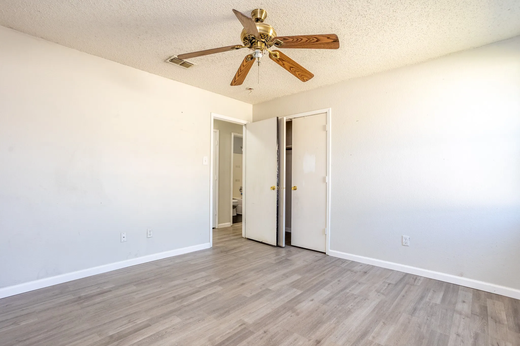Single Family Residence For Sale in Denton County , 2628 Rockport Lane, Little Elm, Texas 75068, 3 Bedroom, 2 Bathroom, 2 Garage spaces, 1,868 Sqft, built in 2003, mls#21419522, Real Estate Agent in Little Elm, Homes For Sale in Denton county, Homes For Sale in Little Elm, Realtor in Little Elm Texas, Real Estate Brokerage Independent Realty Texas, Luminita Cordes Realtor