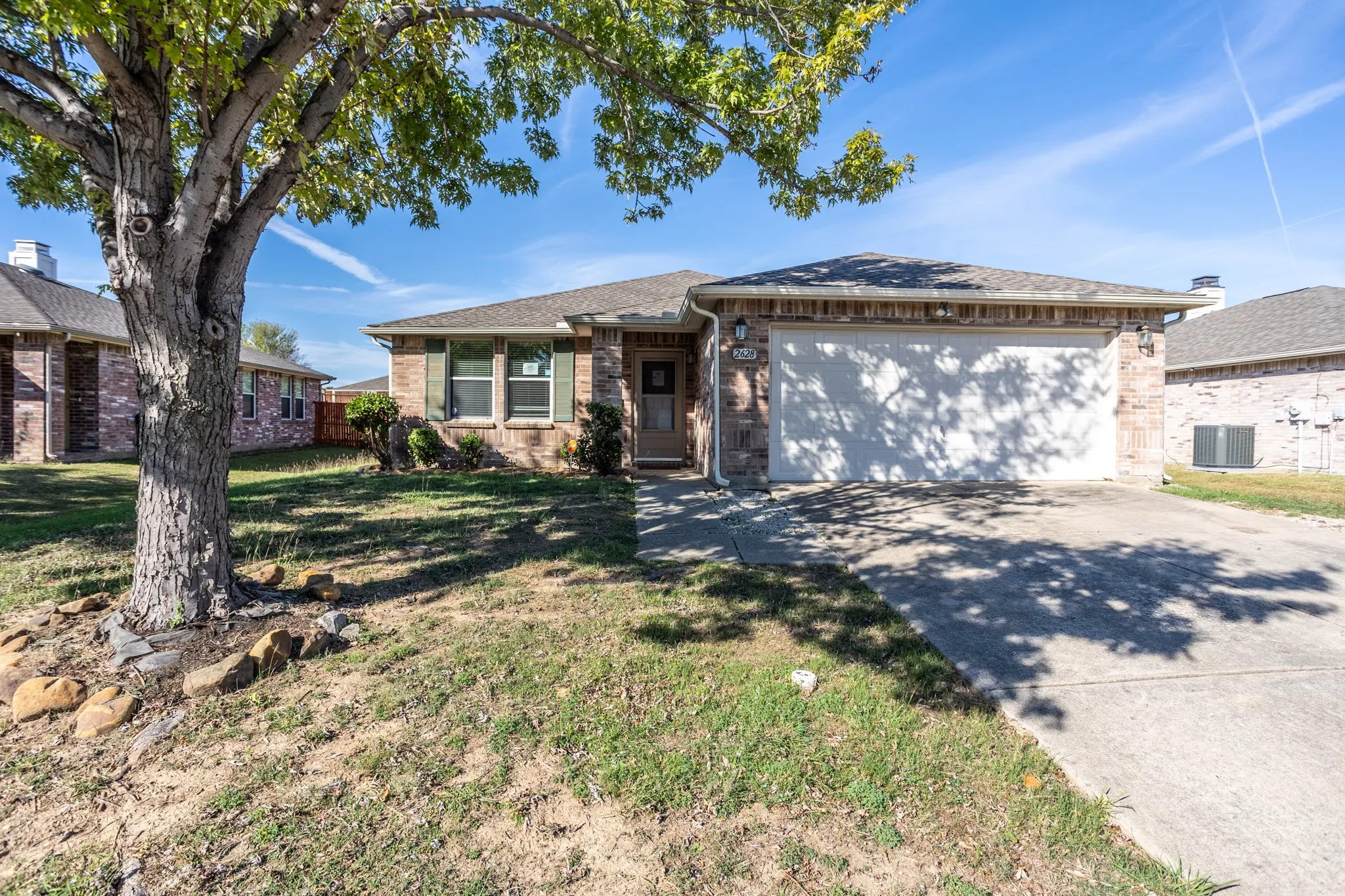 single story home with 2 car garage