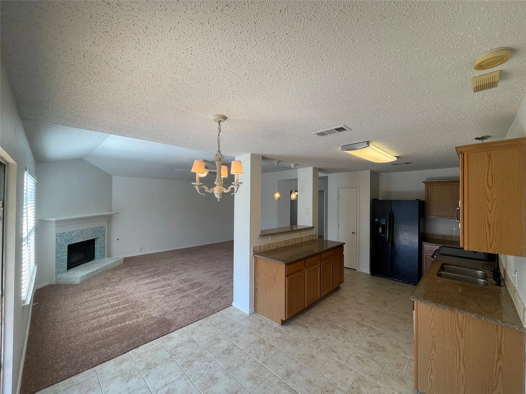 Single Family Residence For Sale in Denton County , 909 Greenbend Drive, Denton, Texas 76210, 3 Bedroom, 2 Bathroom, 2 Garage spaces, 1,515 Sqft, built in 2000, mls#21418965, Real Estate Agent in Denton, Homes For Sale in Denton county, Homes For Sale in Denton, Realtor in Denton Texas, Real Estate Brokerage Independent Realty Texas, Luminita Cordes Realtor