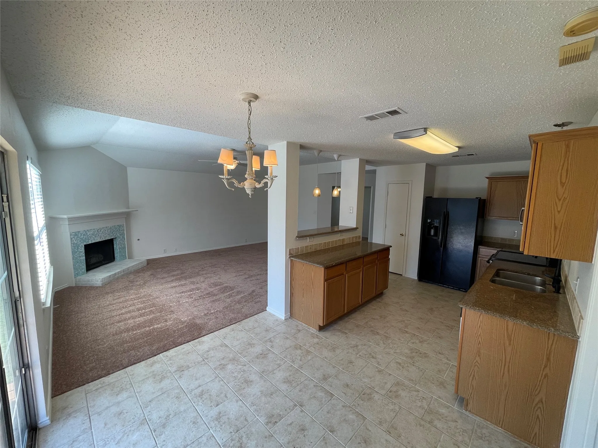 Single Family Residence For Sale in Denton County , 909 Greenbend Drive, Denton, Texas 76210, 3 Bedroom, 2 Bathroom, 2 Garage spaces, 1,515 Sqft, built in 2000, mls#21418965, Real Estate Agent in Denton, Homes For Sale in Denton county, Homes For Sale in Denton, Realtor in Denton Texas, Real Estate Brokerage Independent Realty Texas, Luminita Cordes Realtor