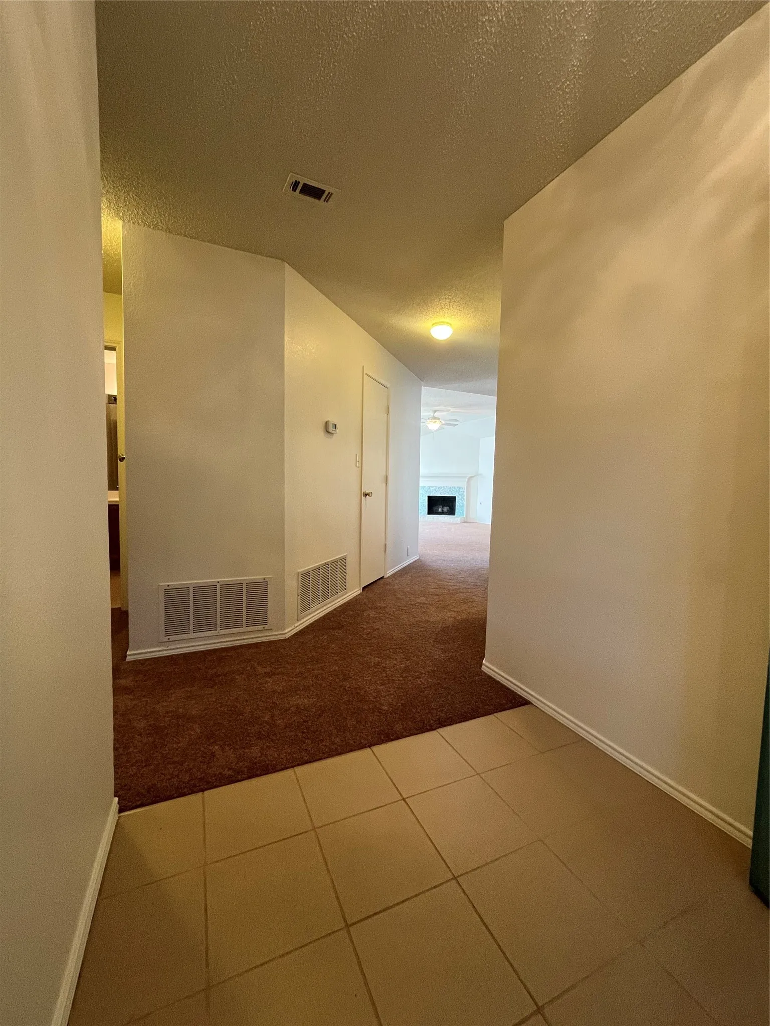 Single Family Residence For Sale in Denton County , 909 Greenbend Drive, Denton, Texas 76210, 3 Bedroom, 2 Bathroom, 2 Garage spaces, 1,515 Sqft, built in 2000, mls#21418965, Real Estate Agent in Denton, Homes For Sale in Denton county, Homes For Sale in Denton, Realtor in Denton Texas, Real Estate Brokerage Independent Realty Texas, Luminita Cordes Realtor