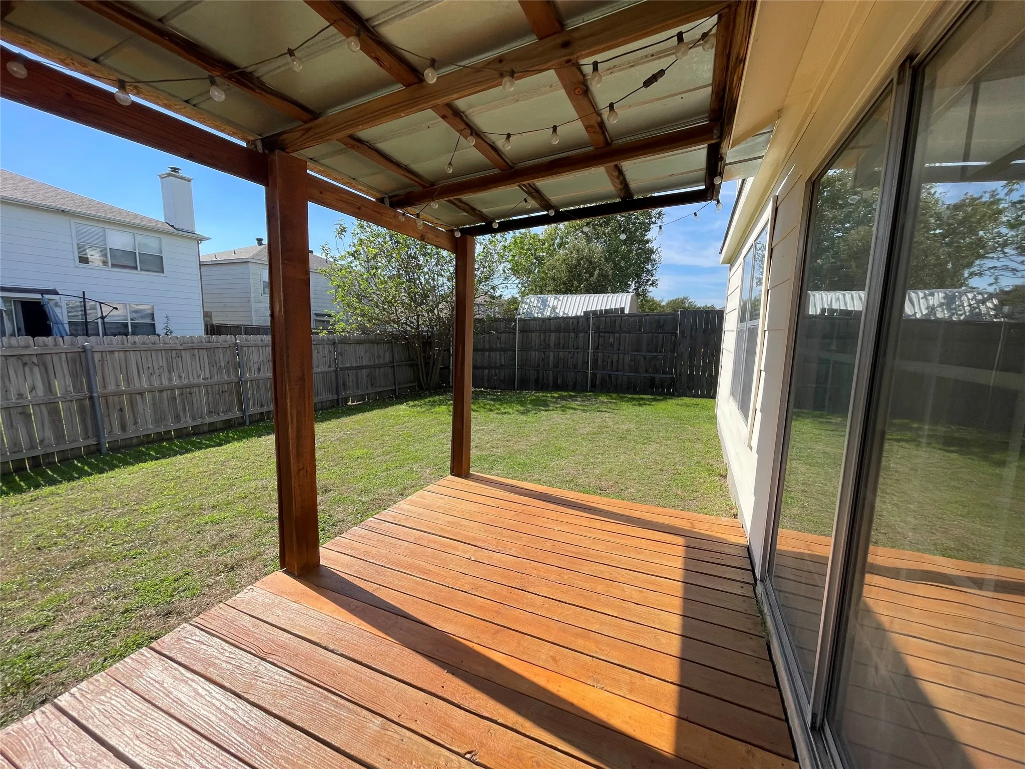 Single Family Residence For Sale in Denton County , 909 Greenbend Drive, Denton, Texas 76210, 3 Bedroom, 2 Bathroom, 2 Garage spaces, 1,515 Sqft, built in 2000, mls#21418965, Real Estate Agent in Denton, Homes For Sale in Denton county, Homes For Sale in Denton, Realtor in Denton Texas, Real Estate Brokerage Independent Realty Texas, Luminita Cordes Realtor