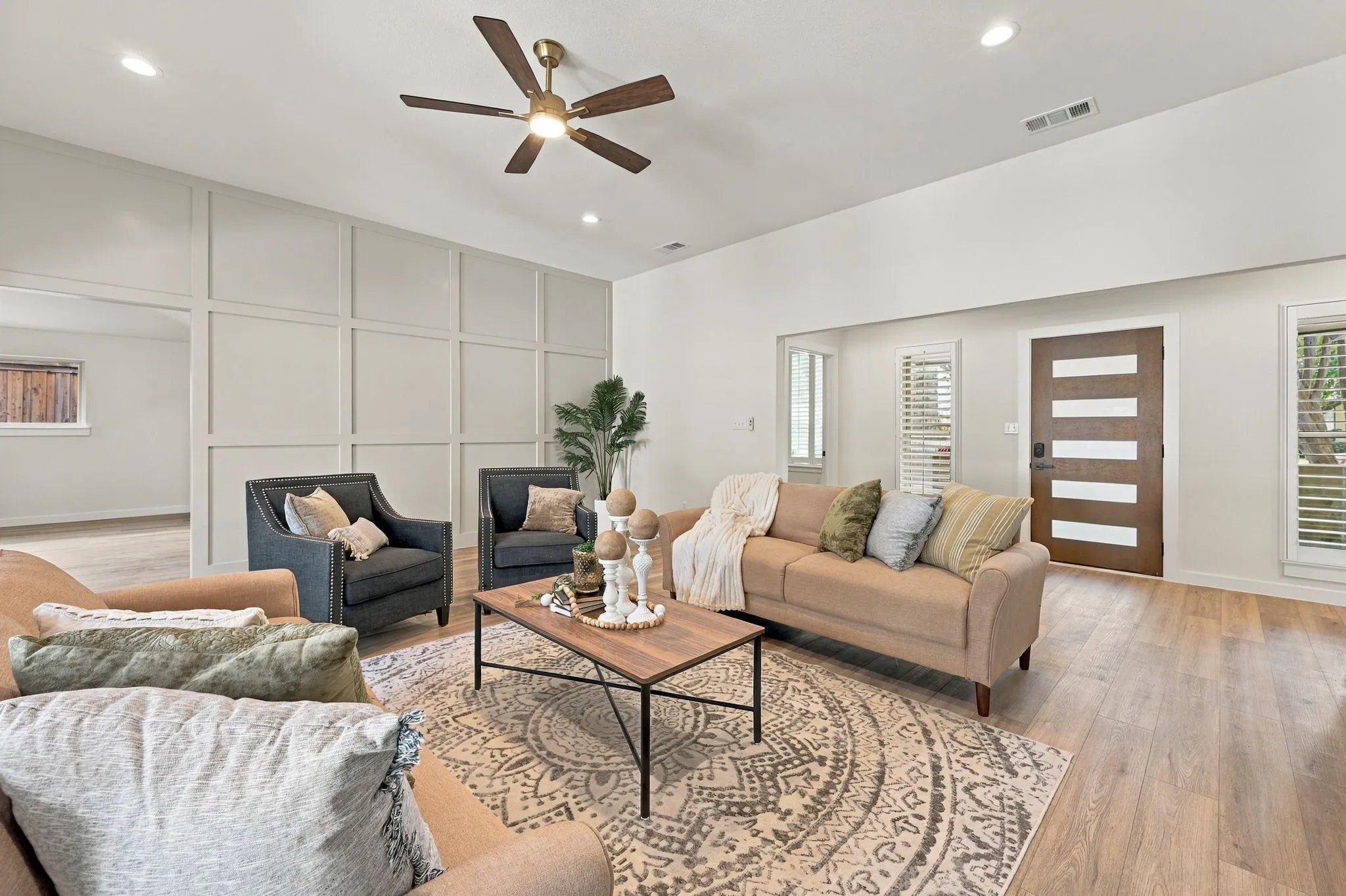 Single Family Residence For Sale in Dallas County , 10255 Chimney Hill Lane, Dallas, Texas 75243, 4 Bedroom, 3 Bathroom, 2 Garage spaces, 2,546 Sqft, built in 1978, mls#21411350, Real Estate Agent in Dallas, Homes For Sale in Dallas county, Homes For Sale in Dallas, Realtor in Dallas Texas, Real Estate Brokerage Independent Realty Texas, Luminita Cordes Realtor