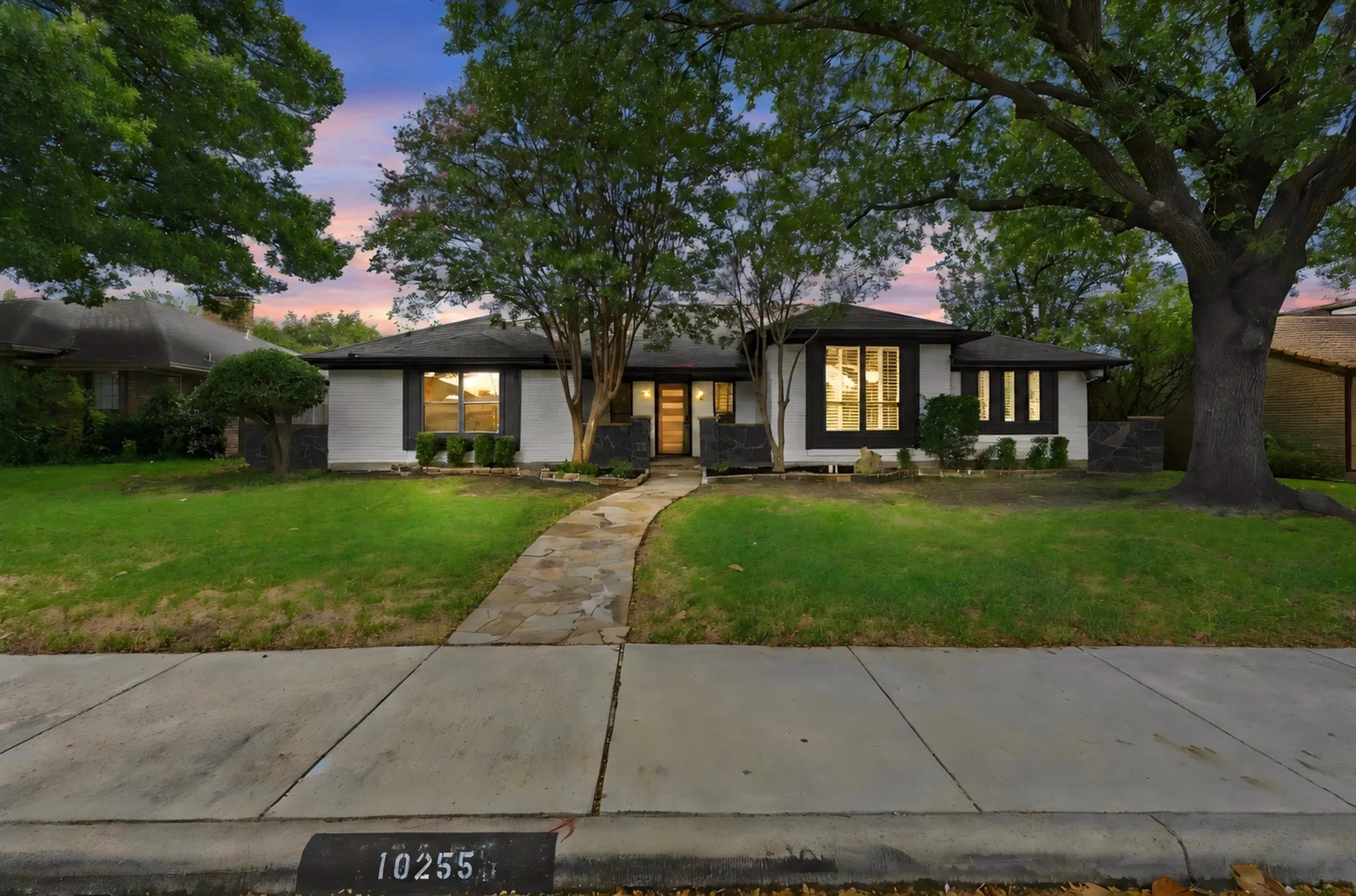 Single Family Residence For Sale in Dallas County , 10255 Chimney Hill Lane, Dallas, Texas 75243, 4 Bedroom, 3 Bathroom, 2 Garage spaces, 2,546 Sqft, built in 1978, mls#21411350, Real Estate Agent in Dallas, Homes For Sale in Dallas county, Homes For Sale in Dallas, Realtor in Dallas Texas, Real Estate Brokerage Independent Realty Texas, Luminita Cordes Realtor