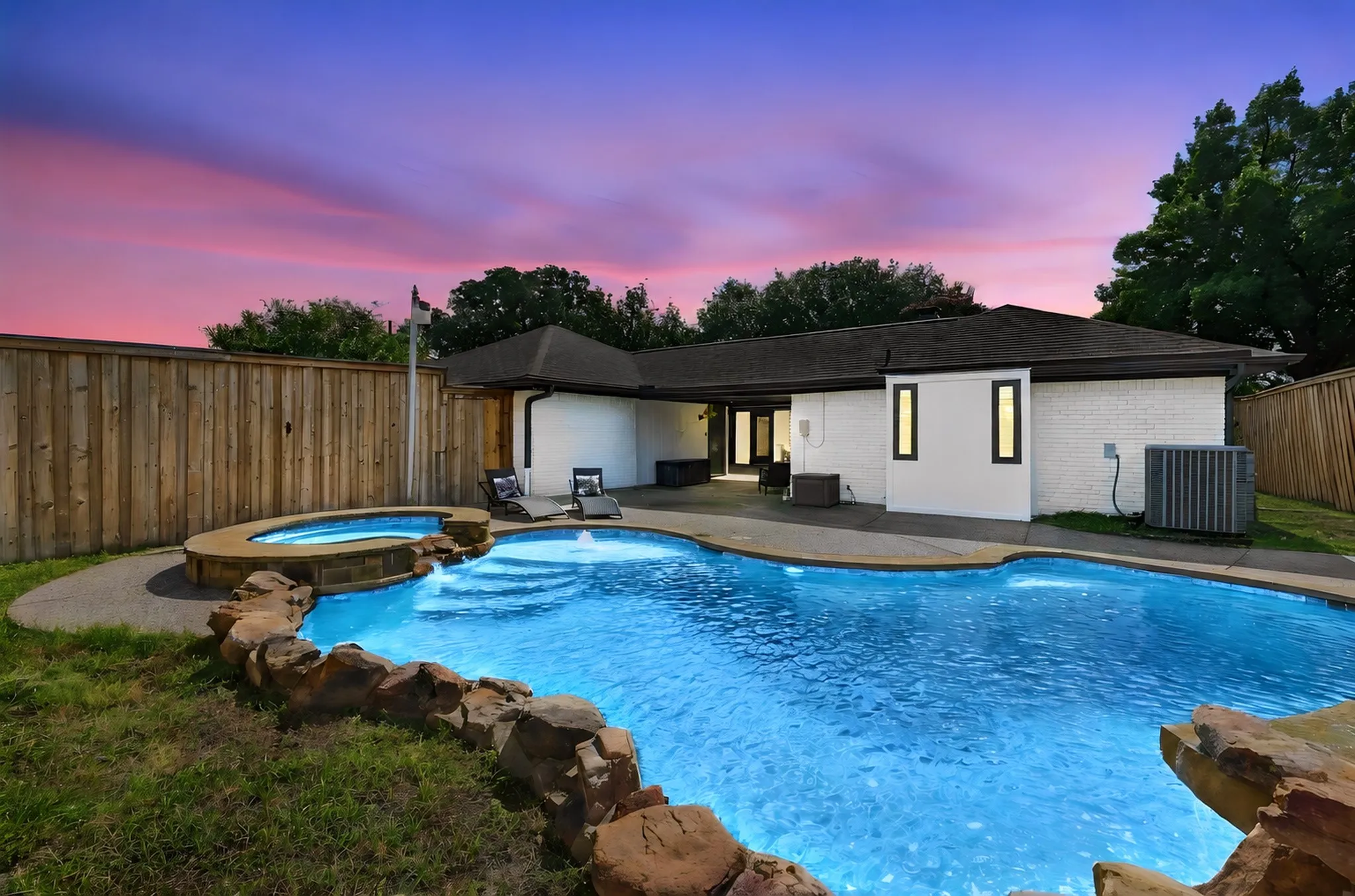 Single Family Residence For Sale in Dallas County , 10255 Chimney Hill Lane, Dallas, Texas 75243, 4 Bedroom, 3 Bathroom, 2 Garage spaces, 2,546 Sqft, built in 1978, mls#21411350, Real Estate Agent in Dallas, Homes For Sale in Dallas county, Homes For Sale in Dallas, Realtor in Dallas Texas, Real Estate Brokerage Independent Realty Texas, Luminita Cordes Realtor