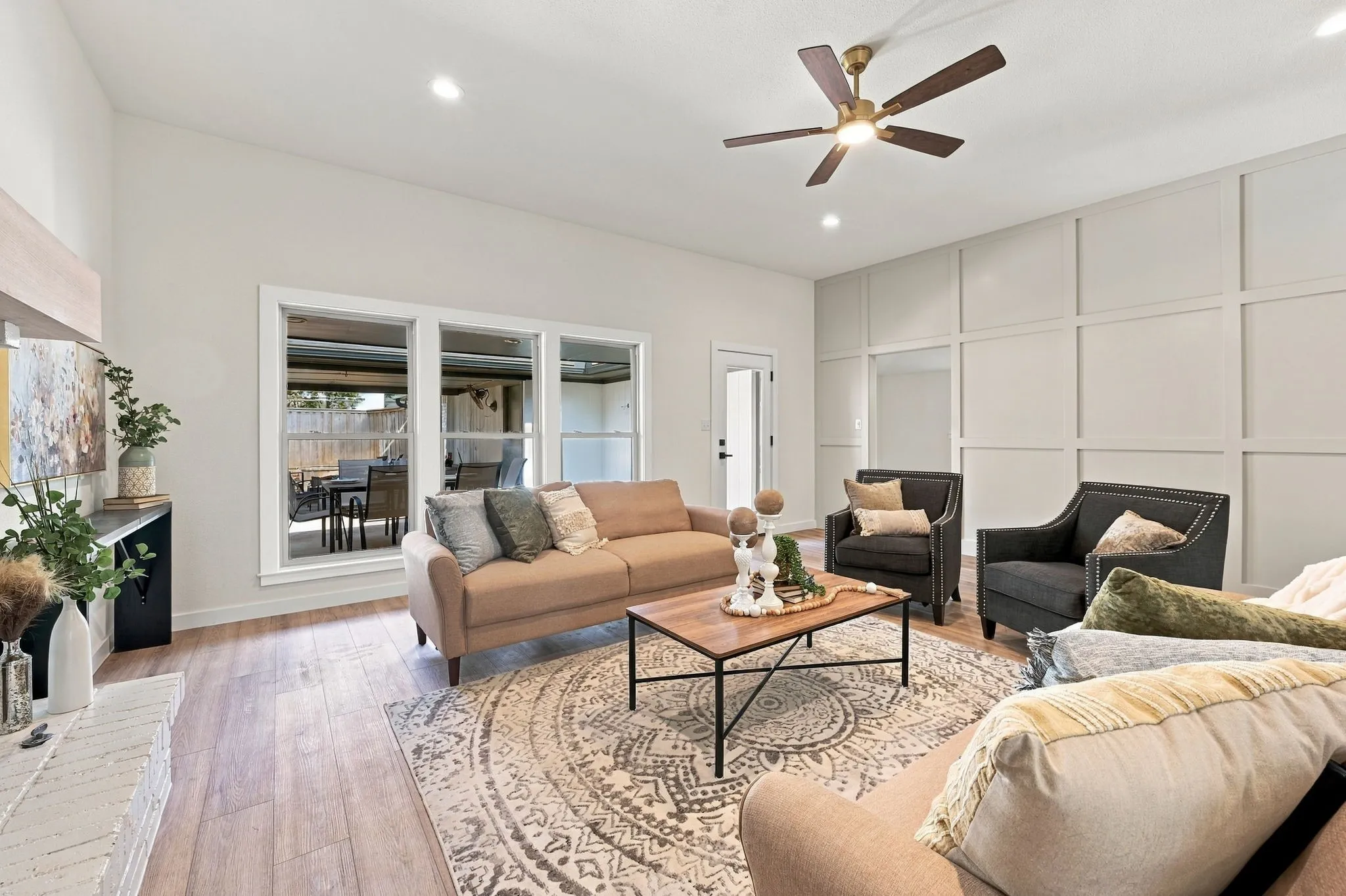 Single Family Residence For Sale in Dallas County , 10255 Chimney Hill Lane, Dallas, Texas 75243, 4 Bedroom, 3 Bathroom, 2 Garage spaces, 2,546 Sqft, built in 1978, mls#21411350, Real Estate Agent in Dallas, Homes For Sale in Dallas county, Homes For Sale in Dallas, Realtor in Dallas Texas, Real Estate Brokerage Independent Realty Texas, Luminita Cordes Realtor