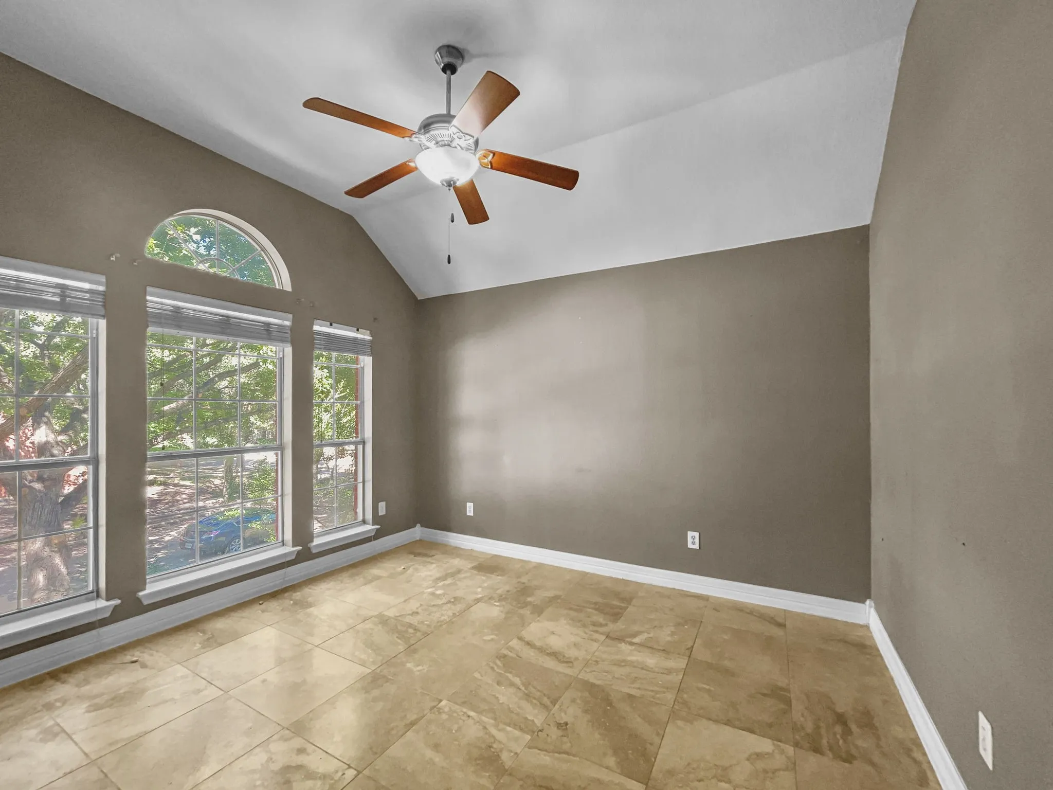 Single Family Residence For Rent in Collin County , 2132 Cliffside Drive, Plano, Texas 75023, 4 Bedroom, 3 Bathroom, 2 Garage spaces, 2,760 Sqft, built in 1993, mls#21420125, Real Estate Agent in Plano, Homes For Rent in Collin county, Homes For Rent in Plano, Realtor in Plano Texas, Real Estate Brokerage Independent Realty Texas, Luminita Cordes Realtor