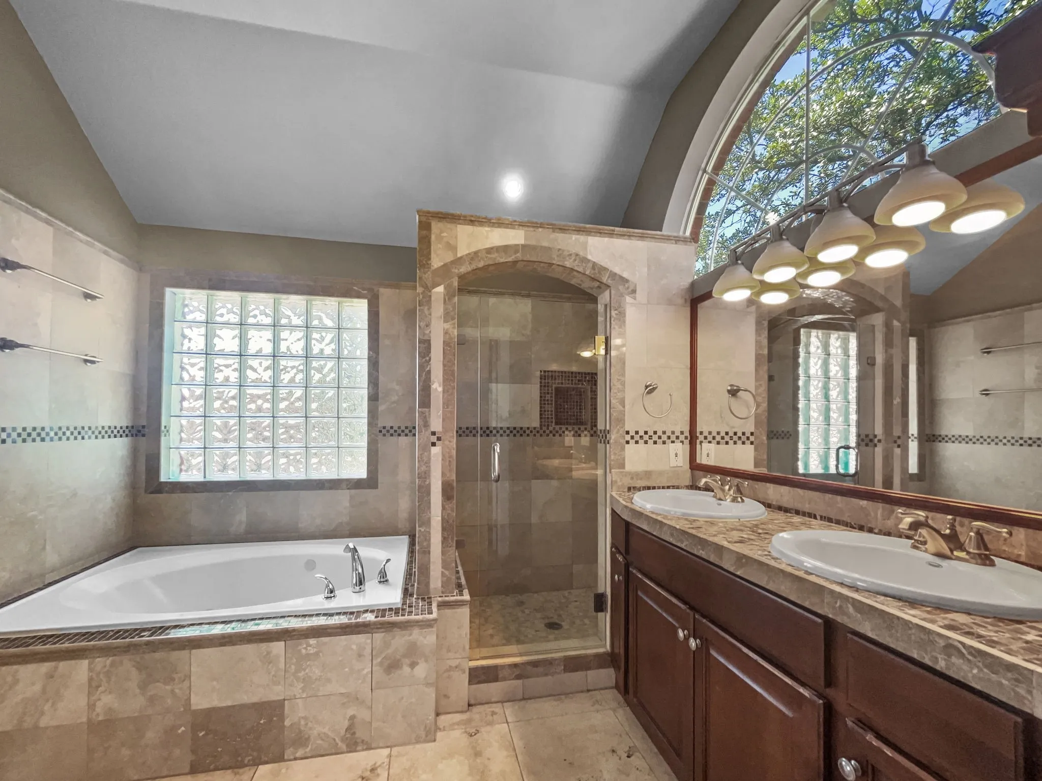 Single Family Residence For Rent in Collin County , 2132 Cliffside Drive, Plano, Texas 75023, 4 Bedroom, 3 Bathroom, 2 Garage spaces, 2,760 Sqft, built in 1993, mls#21420125, Real Estate Agent in Plano, Homes For Rent in Collin county, Homes For Rent in Plano, Realtor in Plano Texas, Real Estate Brokerage Independent Realty Texas, Luminita Cordes Realtor