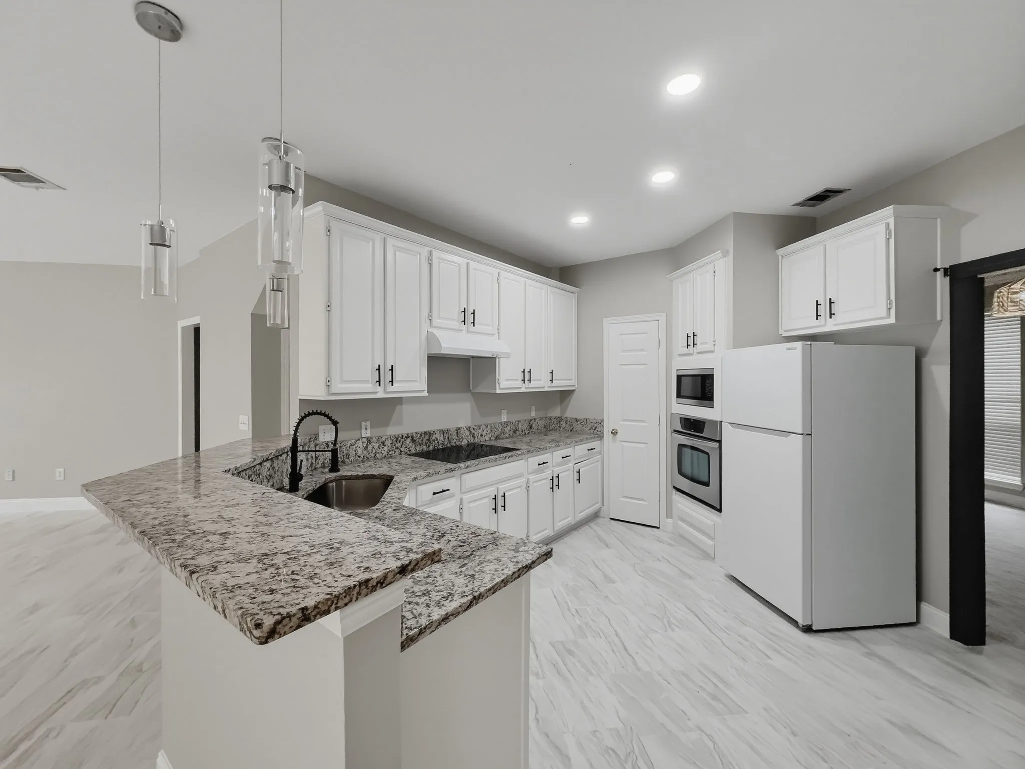 Single Family Residence For Rent in Collin County , 2132 Cliffside Drive, Plano, Texas 75023, 4 Bedroom, 3 Bathroom, 2 Garage spaces, 2,760 Sqft, built in 1993, mls#21420125, Real Estate Agent in Plano, Homes For Rent in Collin county, Homes For Rent in Plano, Realtor in Plano Texas, Real Estate Brokerage Independent Realty Texas, Luminita Cordes Realtor
