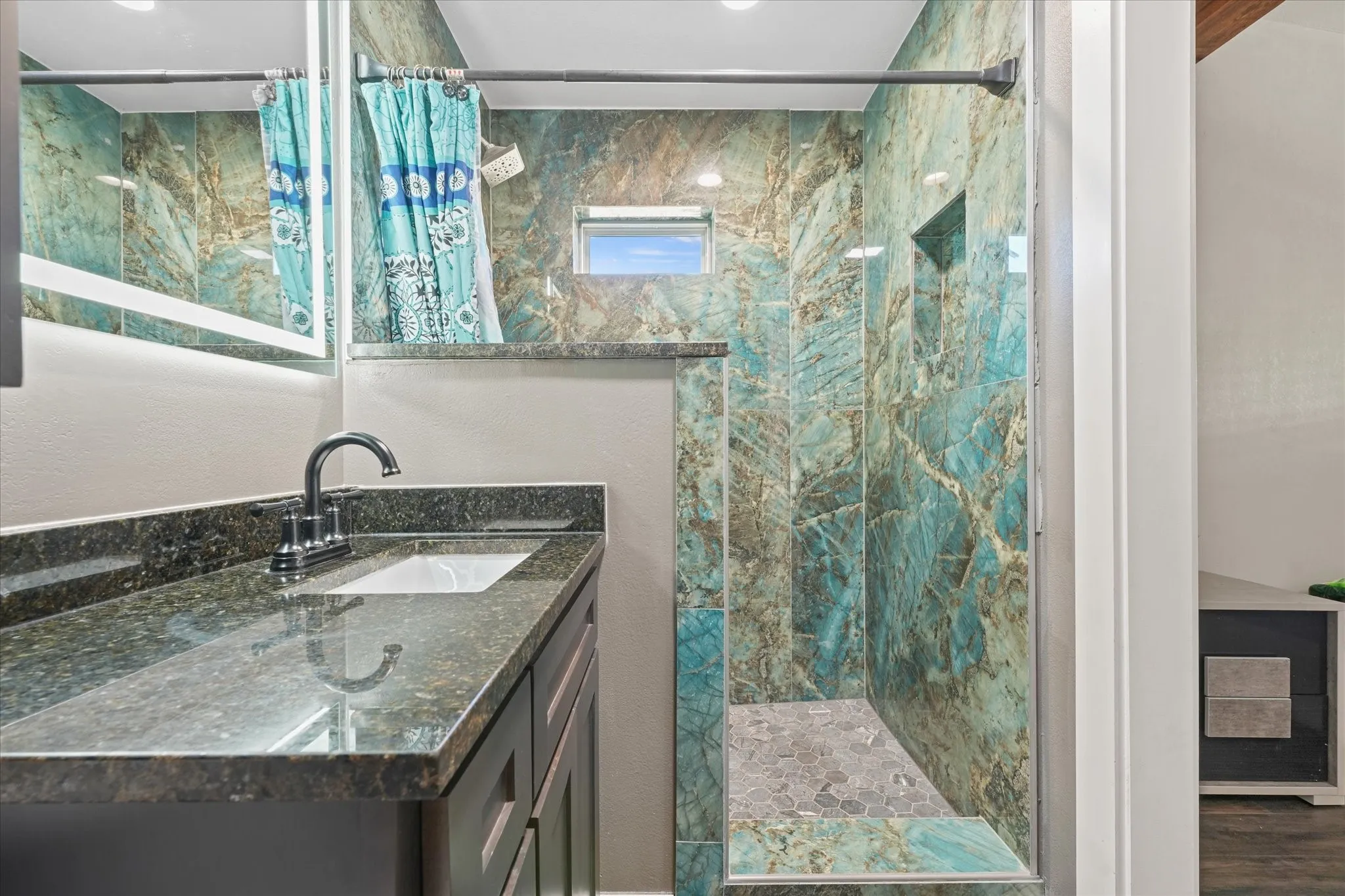 Single Family Residence For Sale in Tarrant County , 1405 Langston Street, Fort Worth, Texas 76105, 4 Bedroom, 3 Bathroom, Garage spaces, 1,456 Sqft, built in 1970, mls#21420128, Real Estate Agent in Fort Worth, Homes For Sale in Tarrant county, Homes For Sale in Fort Worth, Realtor in Fort Worth Texas, Real Estate Brokerage Independent Realty Texas, Luminita Cordes Realtor