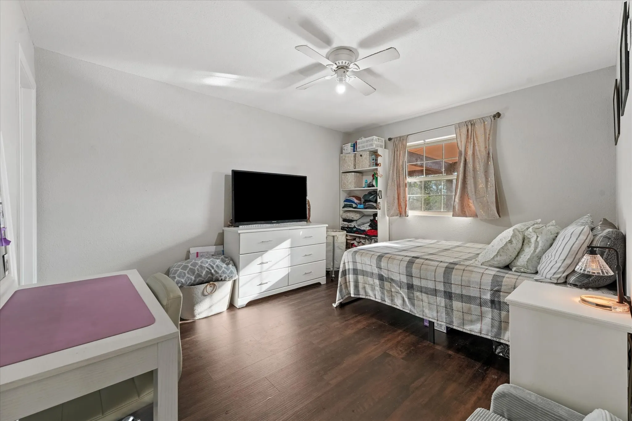 Single Family Residence For Sale in Tarrant County , 1405 Langston Street, Fort Worth, Texas 76105, 4 Bedroom, 3 Bathroom, Garage spaces, 1,456 Sqft, built in 1970, mls#21420128, Real Estate Agent in Fort Worth, Homes For Sale in Tarrant county, Homes For Sale in Fort Worth, Realtor in Fort Worth Texas, Real Estate Brokerage Independent Realty Texas, Luminita Cordes Realtor