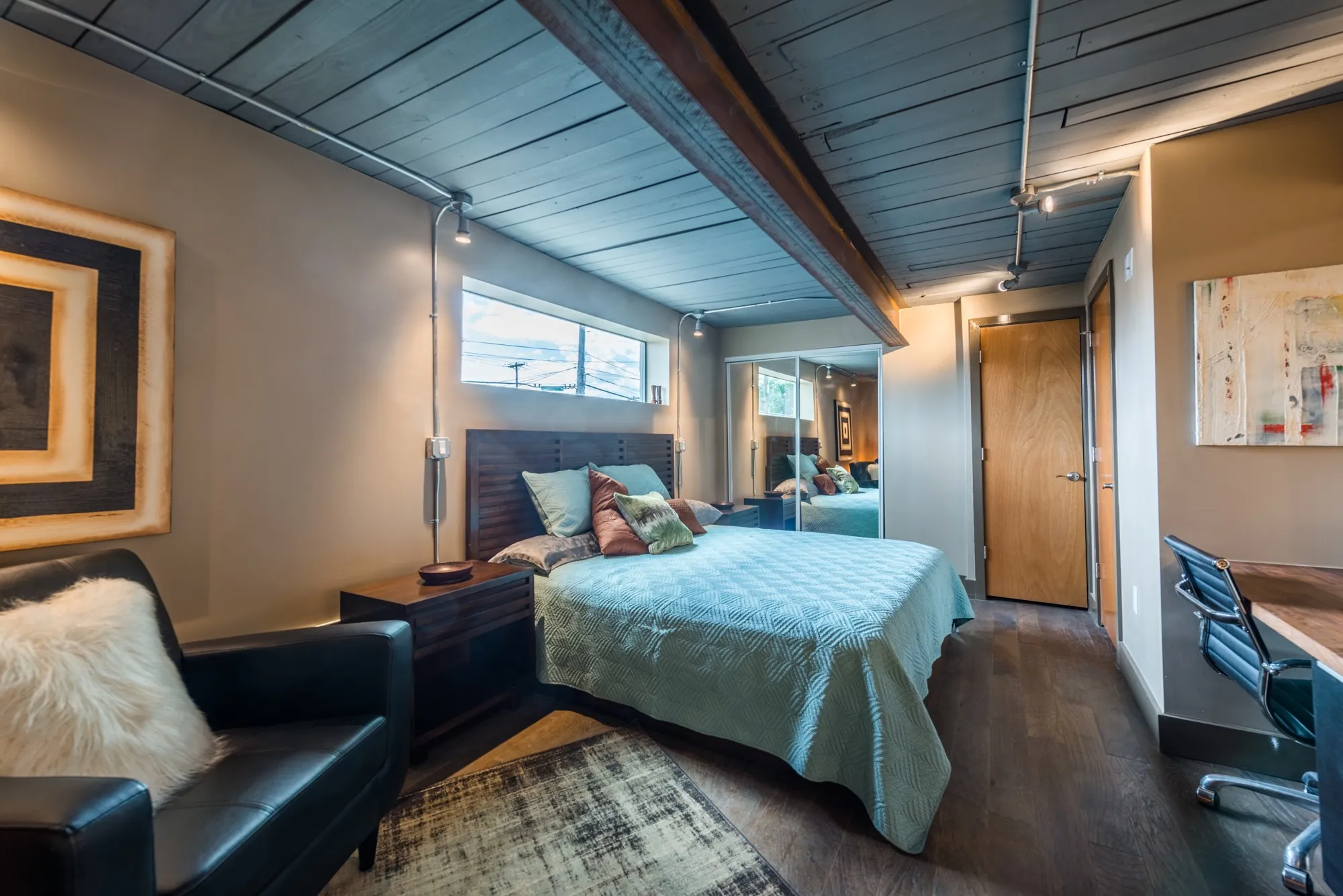 Townhouse For Rent in Dallas County , 3100 Commerce Street 160, Dallas, Texas 75226, 1 Bedroom, 1 Bathroom, Garage spaces, 1,000 Sqft, built in 1940, mls#21420137, Real Estate Agent in Dallas, Homes For Rent in Dallas county, Homes For Rent in Dallas, Realtor in Dallas Texas, Real Estate Brokerage Independent Realty Texas, Luminita Cordes Realtor