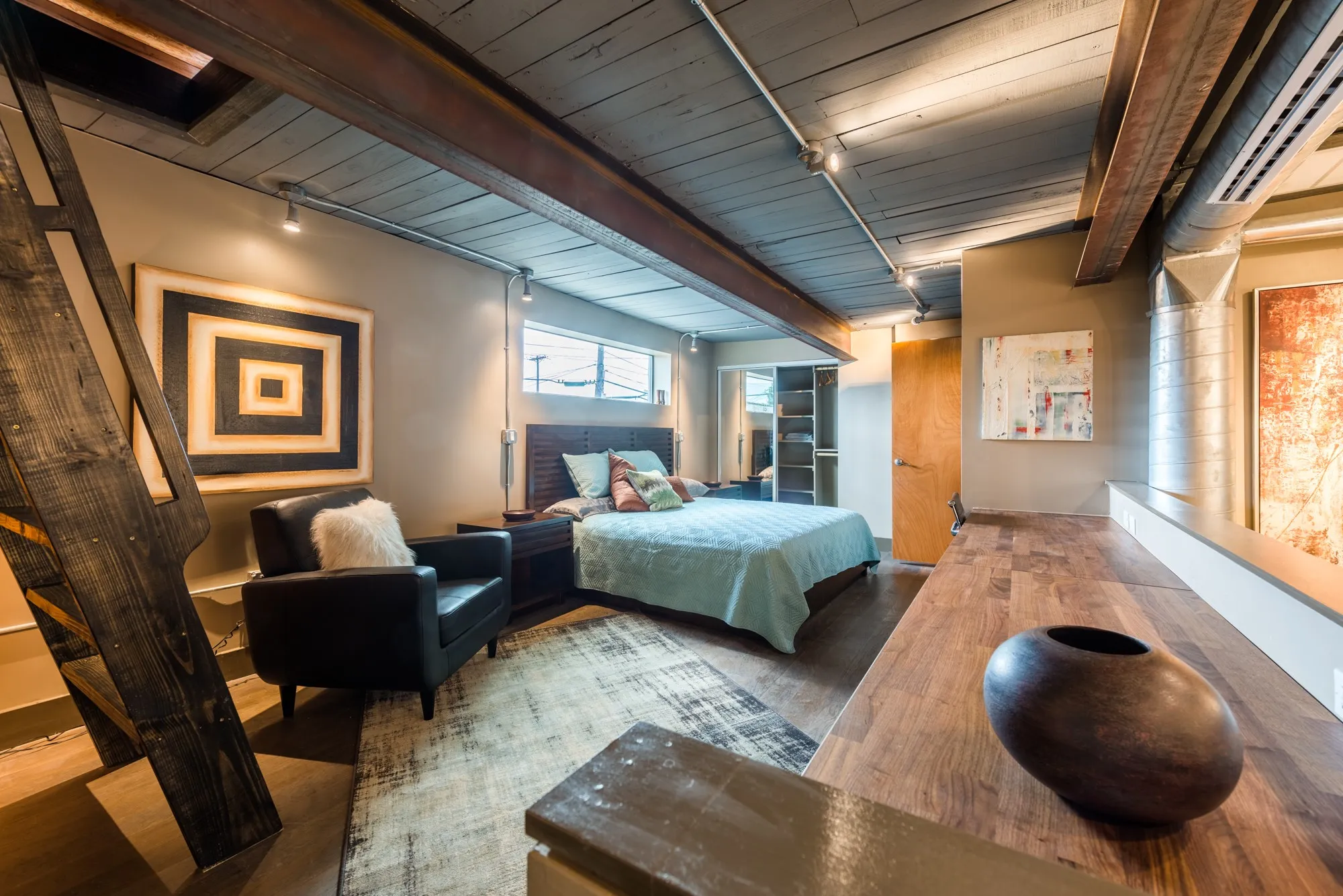 Townhouse For Rent in Dallas County , 3100 Commerce Street 160, Dallas, Texas 75226, 1 Bedroom, 1 Bathroom, Garage spaces, 1,000 Sqft, built in 1940, mls#21420137, Real Estate Agent in Dallas, Homes For Rent in Dallas county, Homes For Rent in Dallas, Realtor in Dallas Texas, Real Estate Brokerage Independent Realty Texas, Luminita Cordes Realtor