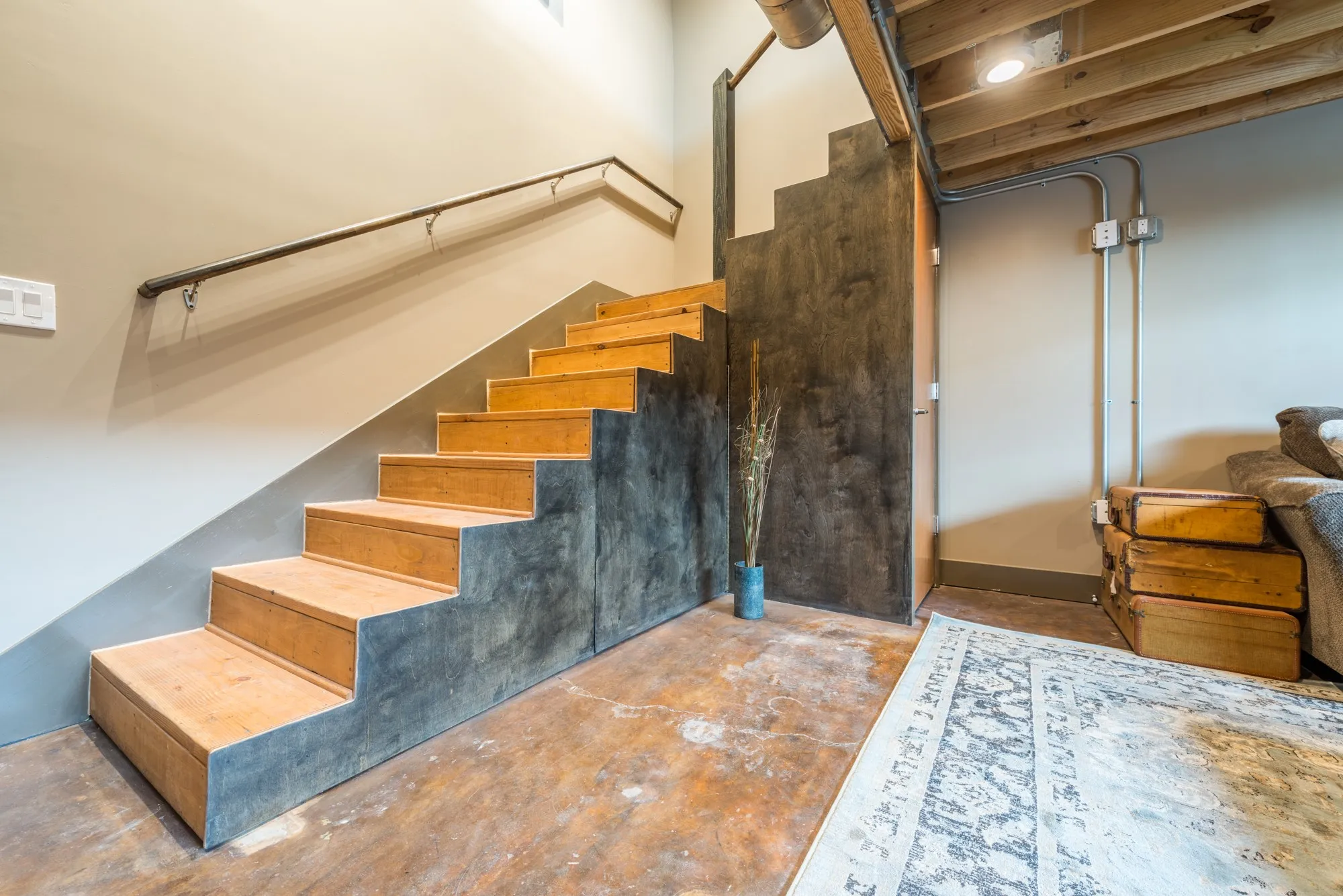 Townhouse For Rent in Dallas County , 3100 Commerce Street 160, Dallas, Texas 75226, 1 Bedroom, 1 Bathroom, Garage spaces, 1,000 Sqft, built in 1940, mls#21420137, Real Estate Agent in Dallas, Homes For Rent in Dallas county, Homes For Rent in Dallas, Realtor in Dallas Texas, Real Estate Brokerage Independent Realty Texas, Luminita Cordes Realtor