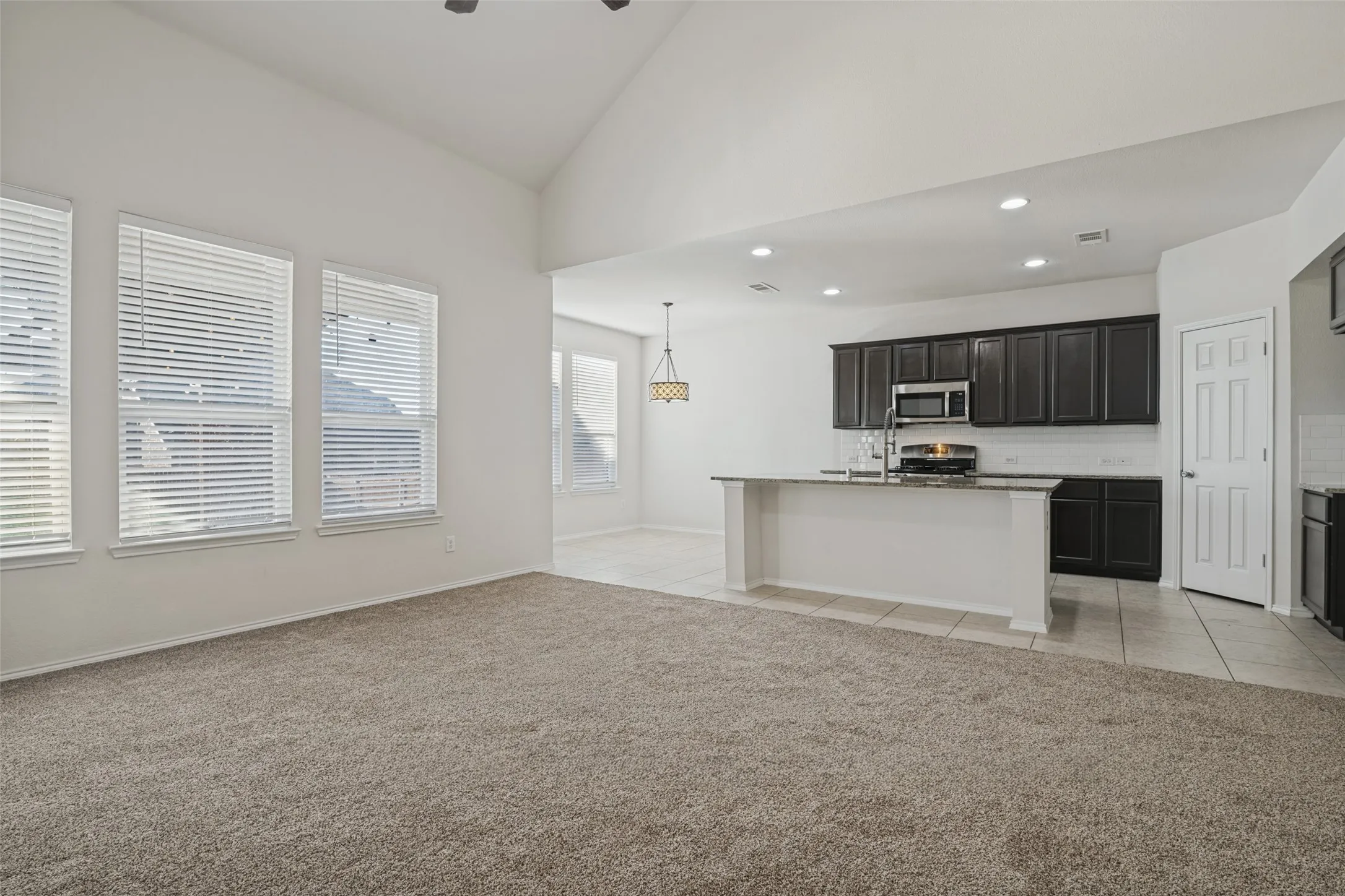 Single Family Residence For Rent in Collin County , 1612 Ringtail Drive, Wylie, Texas 75098, 5 Bedroom, 3 Bathroom, 2 Garage spaces, 2,805 Sqft, built in 2015, mls#21420161, Real Estate Agent in Wylie, Homes For Rent in Collin county, Homes For Rent in Wylie, Realtor in Wylie Texas, Real Estate Brokerage Independent Realty Texas, Luminita Cordes Realtor