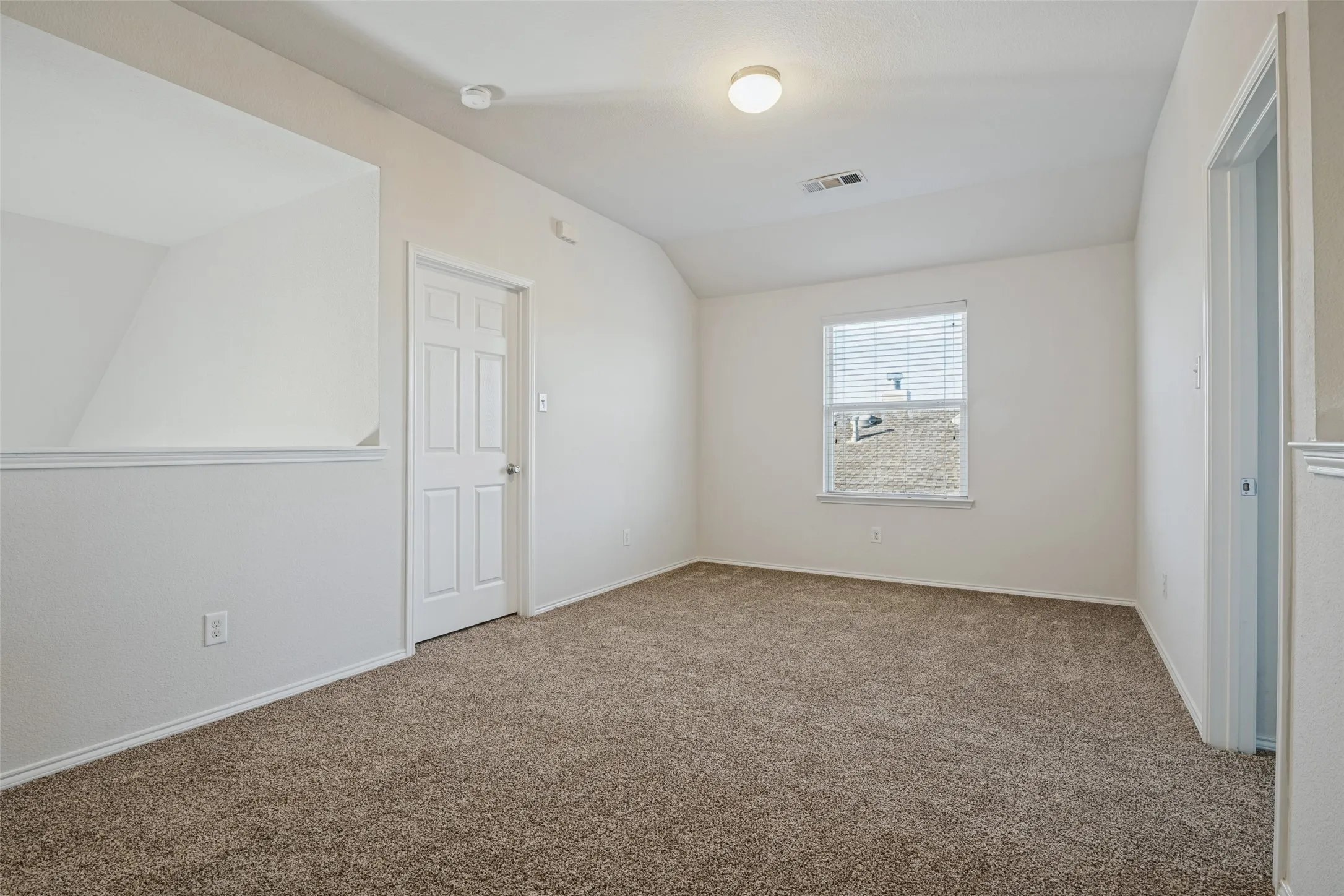 Single Family Residence For Rent in Collin County , 1612 Ringtail Drive, Wylie, Texas 75098, 5 Bedroom, 3 Bathroom, 2 Garage spaces, 2,805 Sqft, built in 2015, mls#21420161, Real Estate Agent in Wylie, Homes For Rent in Collin county, Homes For Rent in Wylie, Realtor in Wylie Texas, Real Estate Brokerage Independent Realty Texas, Luminita Cordes Realtor