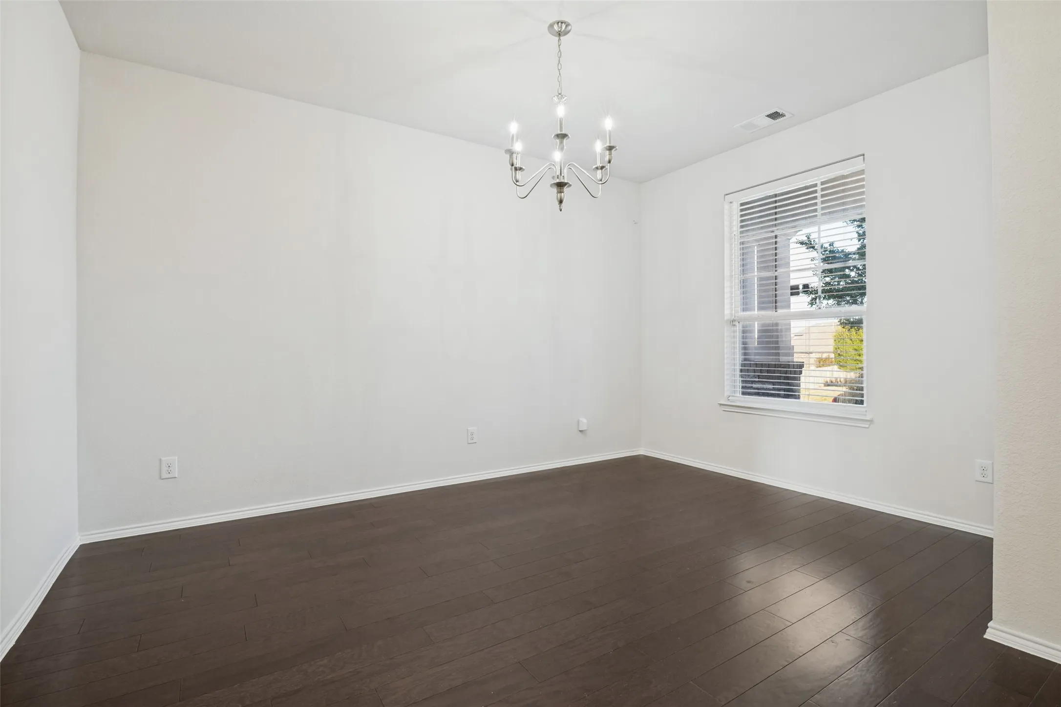 Single Family Residence For Rent in Collin County , 1612 Ringtail Drive, Wylie, Texas 75098, 5 Bedroom, 3 Bathroom, 2 Garage spaces, 2,805 Sqft, built in 2015, mls#21420161, Real Estate Agent in Wylie, Homes For Rent in Collin county, Homes For Rent in Wylie, Realtor in Wylie Texas, Real Estate Brokerage Independent Realty Texas, Luminita Cordes Realtor
