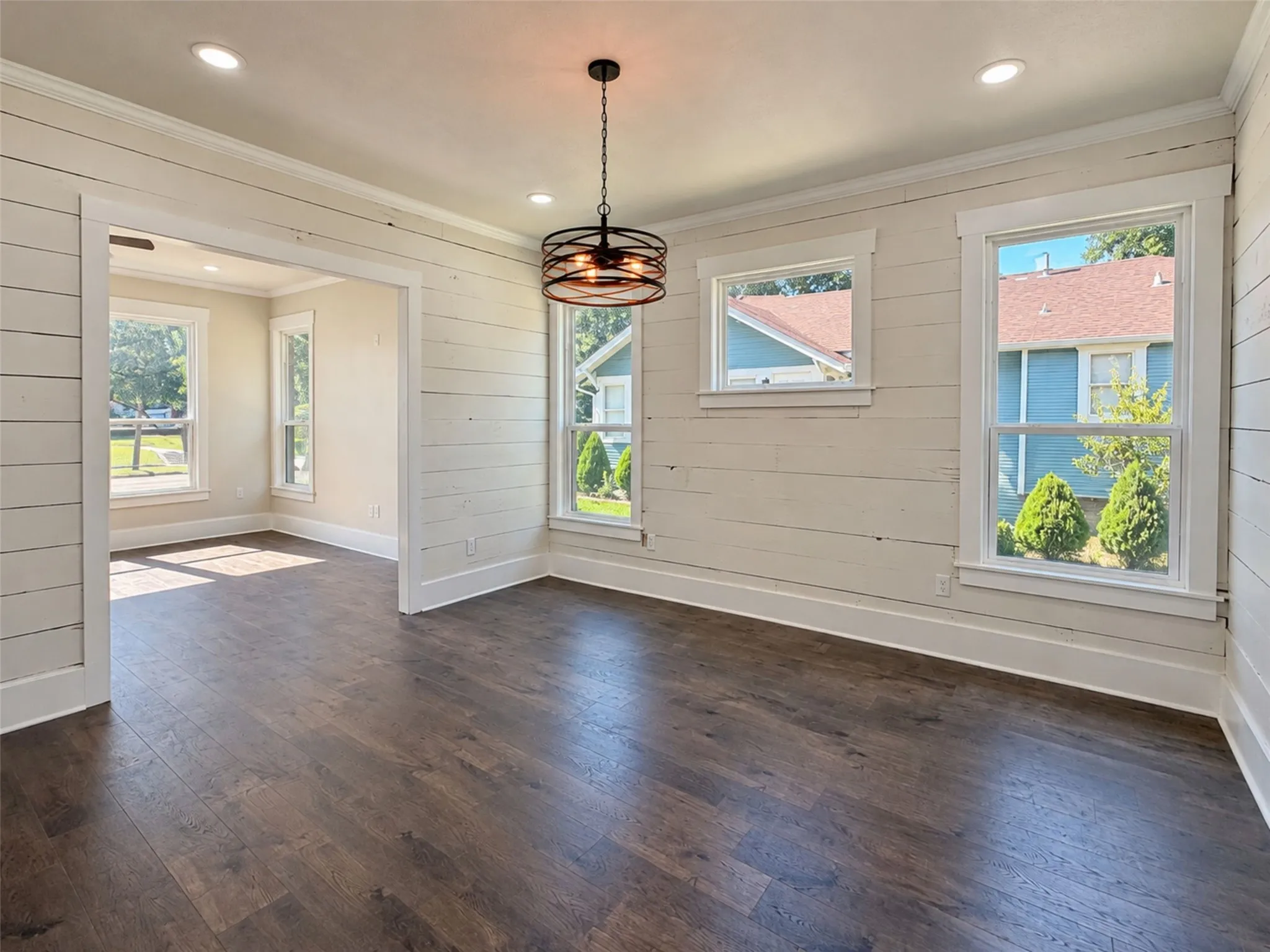 Single Family Residence For Sale in Hunt County , 1104 Park Street, Greenville, Texas 75401, 3 Bedroom, 2 Bathroom, Garage spaces, 1,470 Sqft, built in 1940, mls#21420173, Real Estate Agent in Greenville, Homes For Sale in Hunt county, Homes For Sale in Greenville, Realtor in Greenville Texas, Real Estate Brokerage Independent Realty Texas, Luminita Cordes Realtor