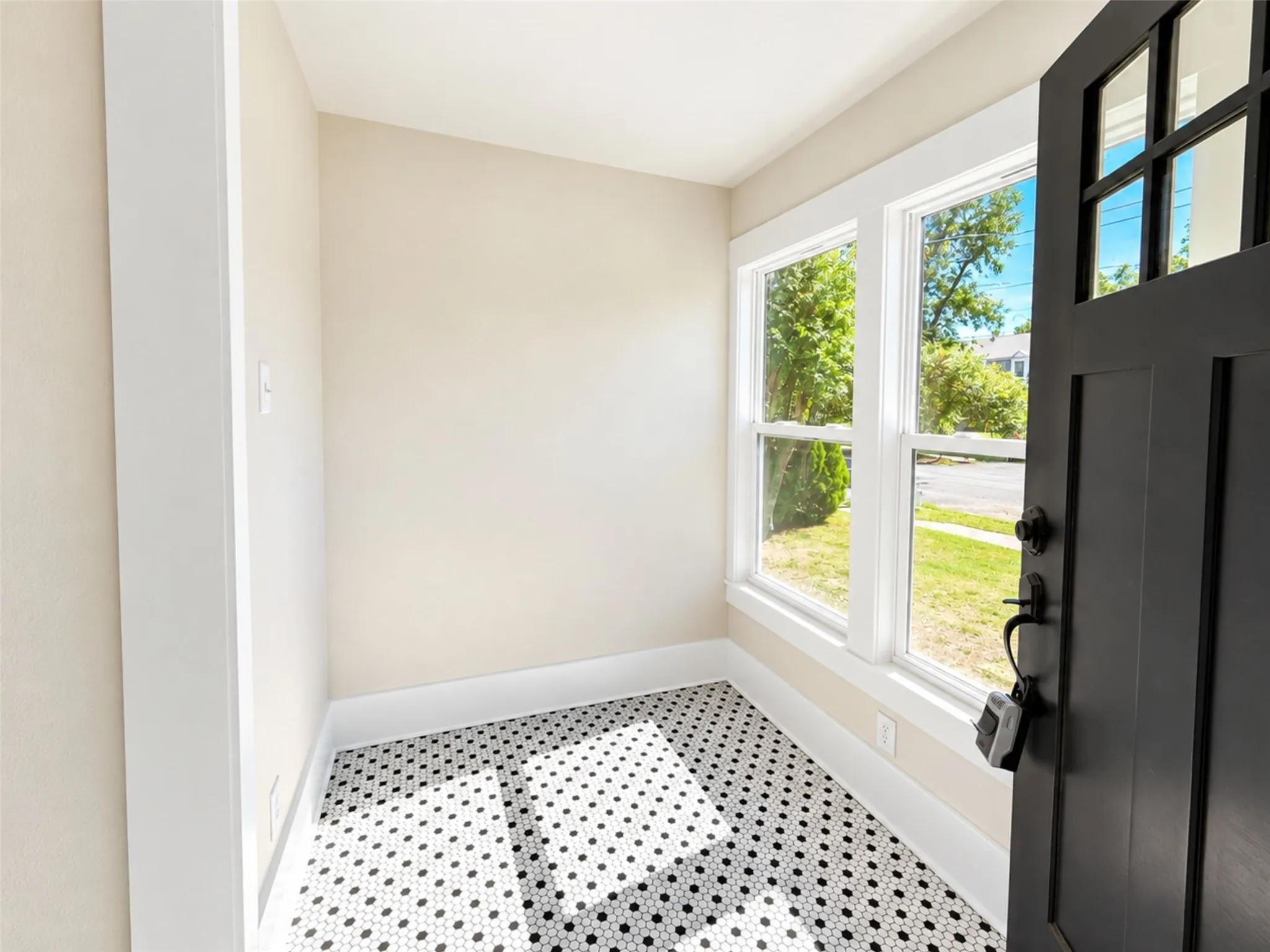 Single Family Residence For Sale in Hunt County , 1104 Park Street, Greenville, Texas 75401, 3 Bedroom, 2 Bathroom, Garage spaces, 1,470 Sqft, built in 1940, mls#21420173, Real Estate Agent in Greenville, Homes For Sale in Hunt county, Homes For Sale in Greenville, Realtor in Greenville Texas, Real Estate Brokerage Independent Realty Texas, Luminita Cordes Realtor