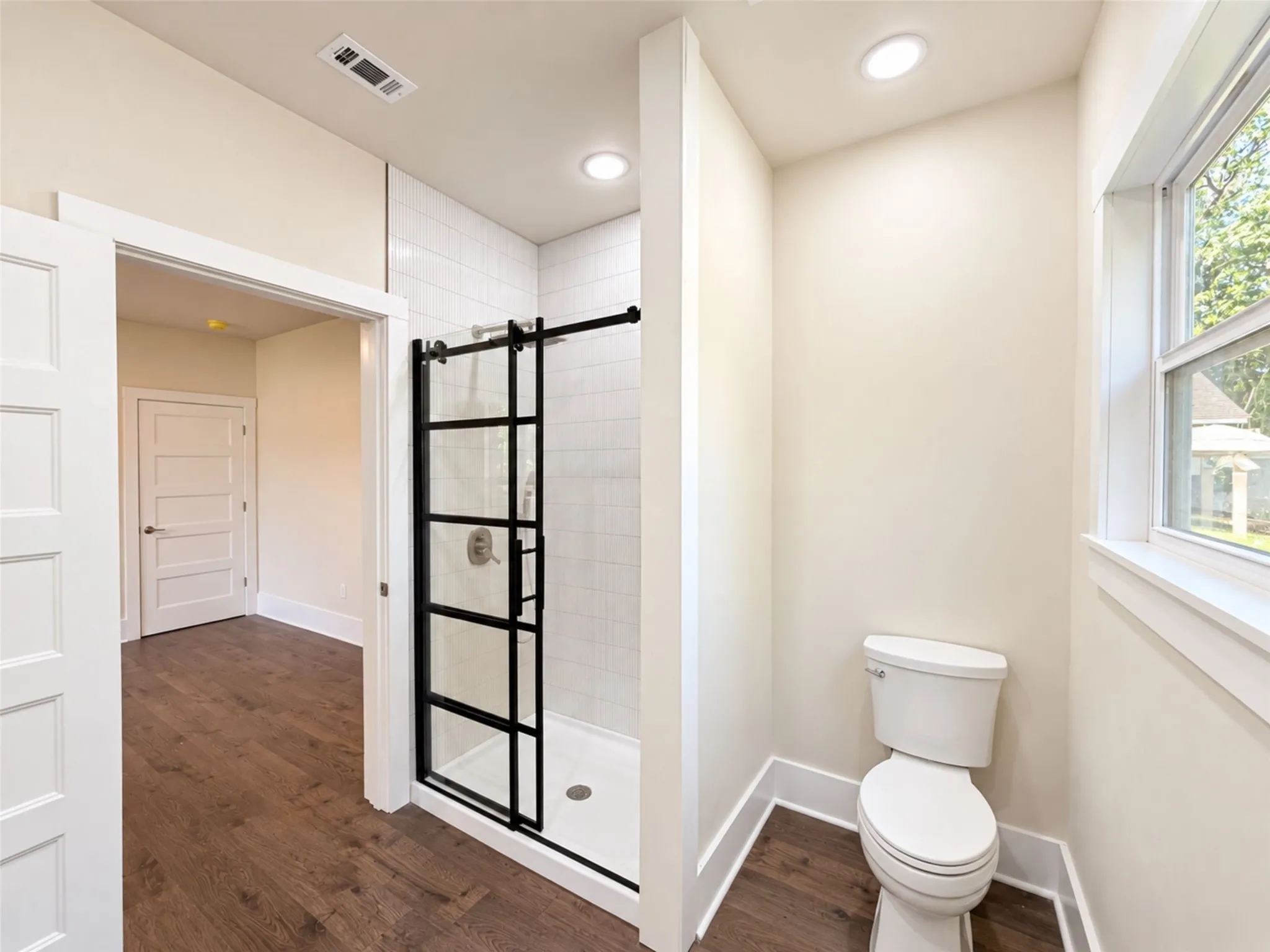 Single Family Residence For Sale in Hunt County , 1104 Park Street, Greenville, Texas 75401, 3 Bedroom, 2 Bathroom, Garage spaces, 1,470 Sqft, built in 1940, mls#21420173, Real Estate Agent in Greenville, Homes For Sale in Hunt county, Homes For Sale in Greenville, Realtor in Greenville Texas, Real Estate Brokerage Independent Realty Texas, Luminita Cordes Realtor