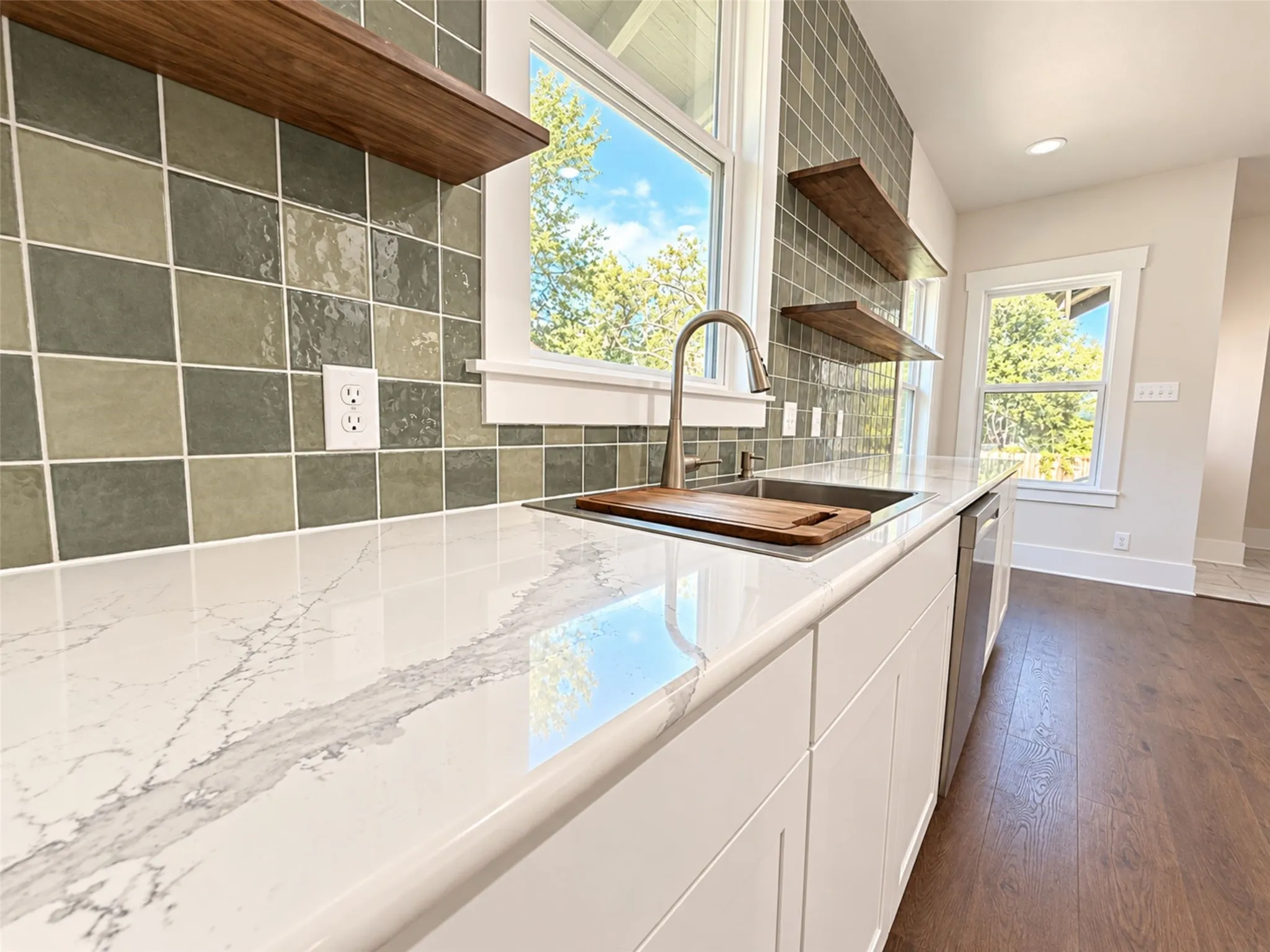 Single Family Residence For Sale in Hunt County , 1104 Park Street, Greenville, Texas 75401, 3 Bedroom, 2 Bathroom, Garage spaces, 1,470 Sqft, built in 1940, mls#21420173, Real Estate Agent in Greenville, Homes For Sale in Hunt county, Homes For Sale in Greenville, Realtor in Greenville Texas, Real Estate Brokerage Independent Realty Texas, Luminita Cordes Realtor