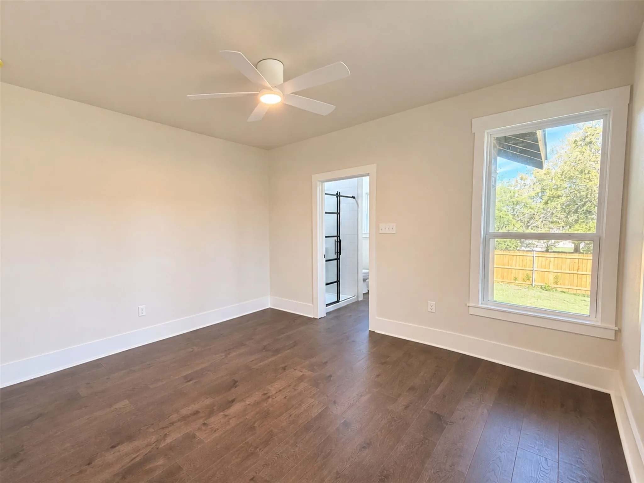 Single Family Residence For Sale in Hunt County , 1104 Park Street, Greenville, Texas 75401, 3 Bedroom, 2 Bathroom, Garage spaces, 1,470 Sqft, built in 1940, mls#21420173, Real Estate Agent in Greenville, Homes For Sale in Hunt county, Homes For Sale in Greenville, Realtor in Greenville Texas, Real Estate Brokerage Independent Realty Texas, Luminita Cordes Realtor
