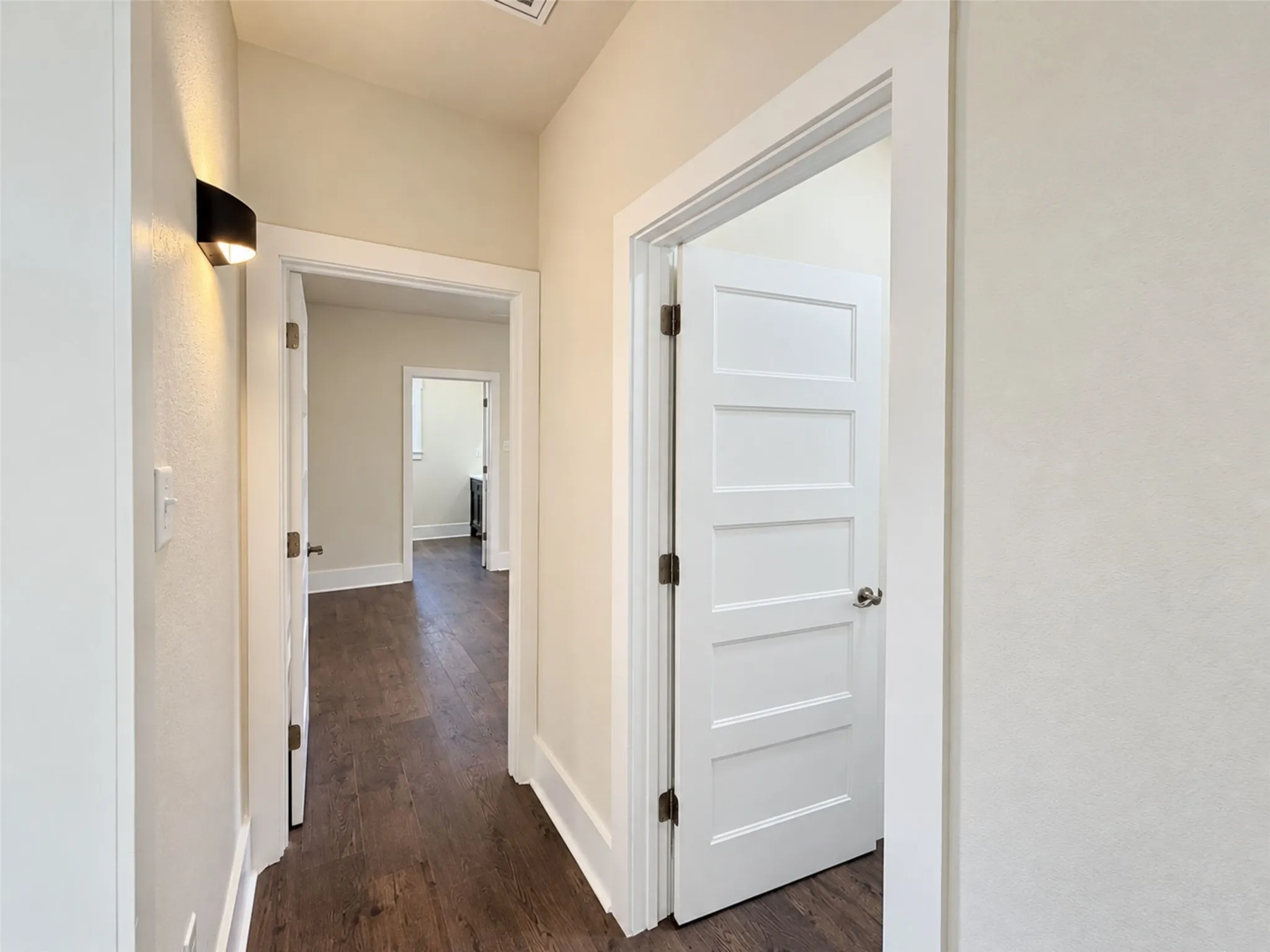 Single Family Residence For Sale in Hunt County , 1104 Park Street, Greenville, Texas 75401, 3 Bedroom, 2 Bathroom, Garage spaces, 1,470 Sqft, built in 1940, mls#21420173, Real Estate Agent in Greenville, Homes For Sale in Hunt county, Homes For Sale in Greenville, Realtor in Greenville Texas, Real Estate Brokerage Independent Realty Texas, Luminita Cordes Realtor